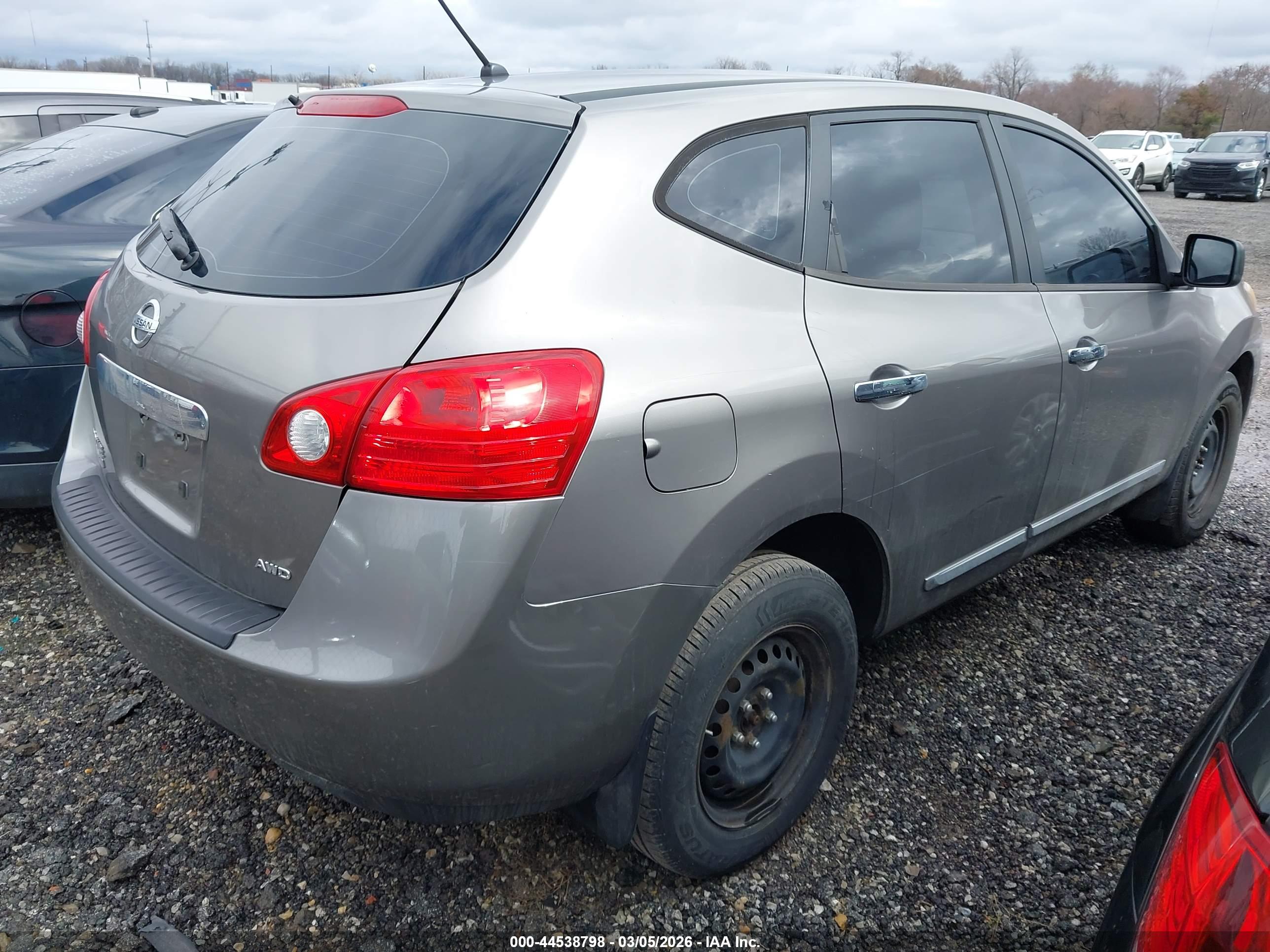 NISSAN ROGUE image 4