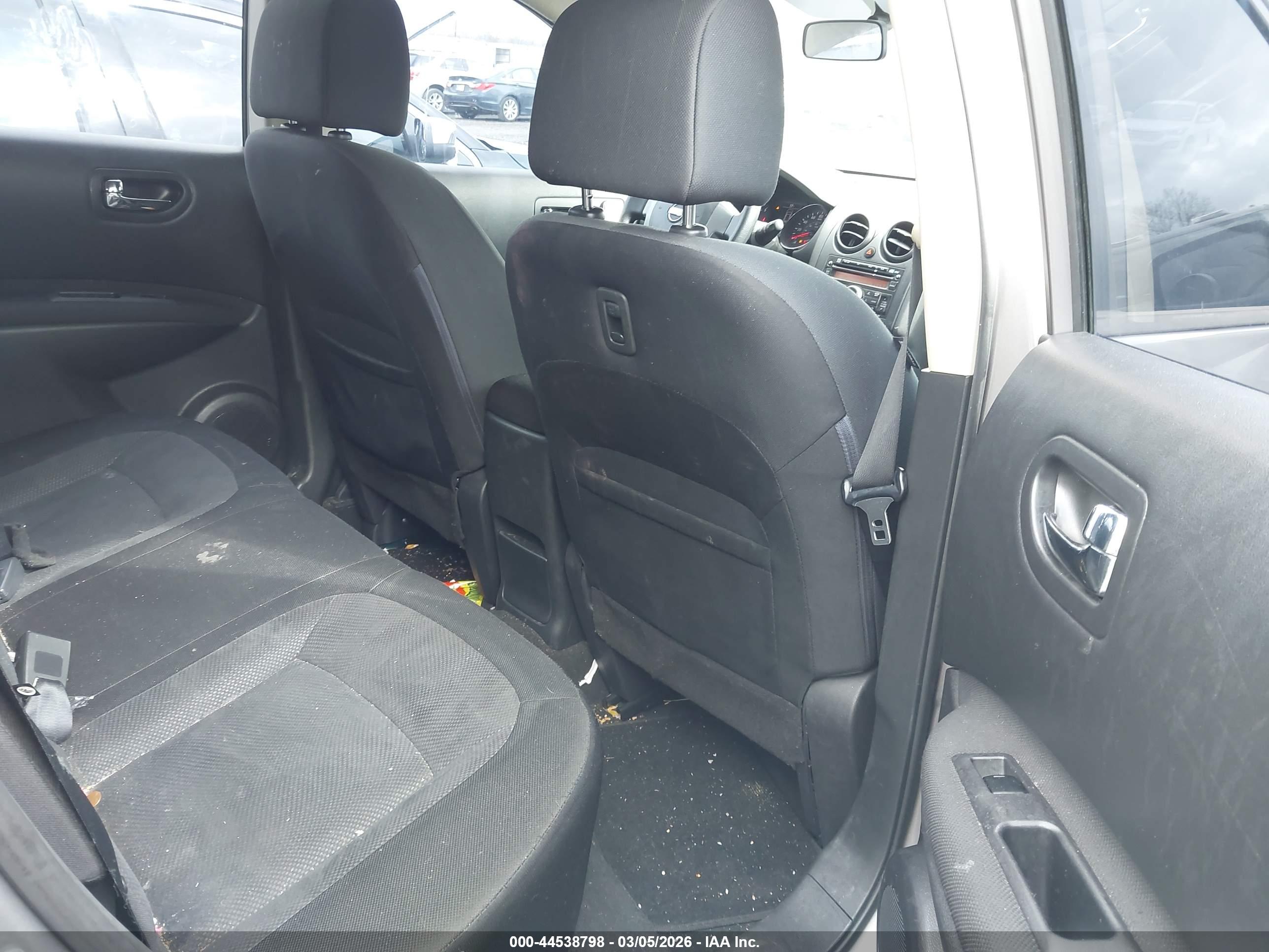 NISSAN ROGUE image 8