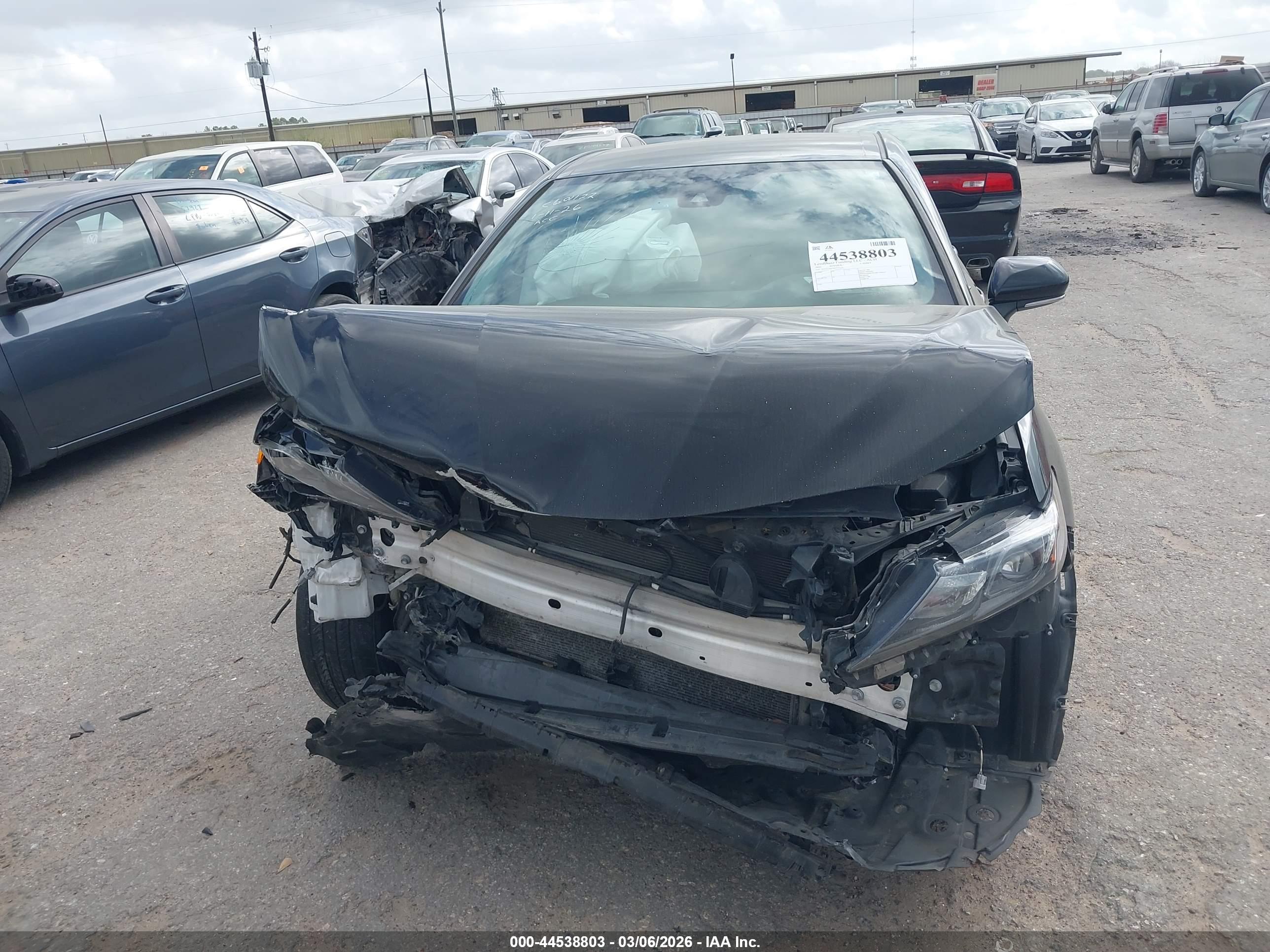 TOYOTA CAMRY image 10