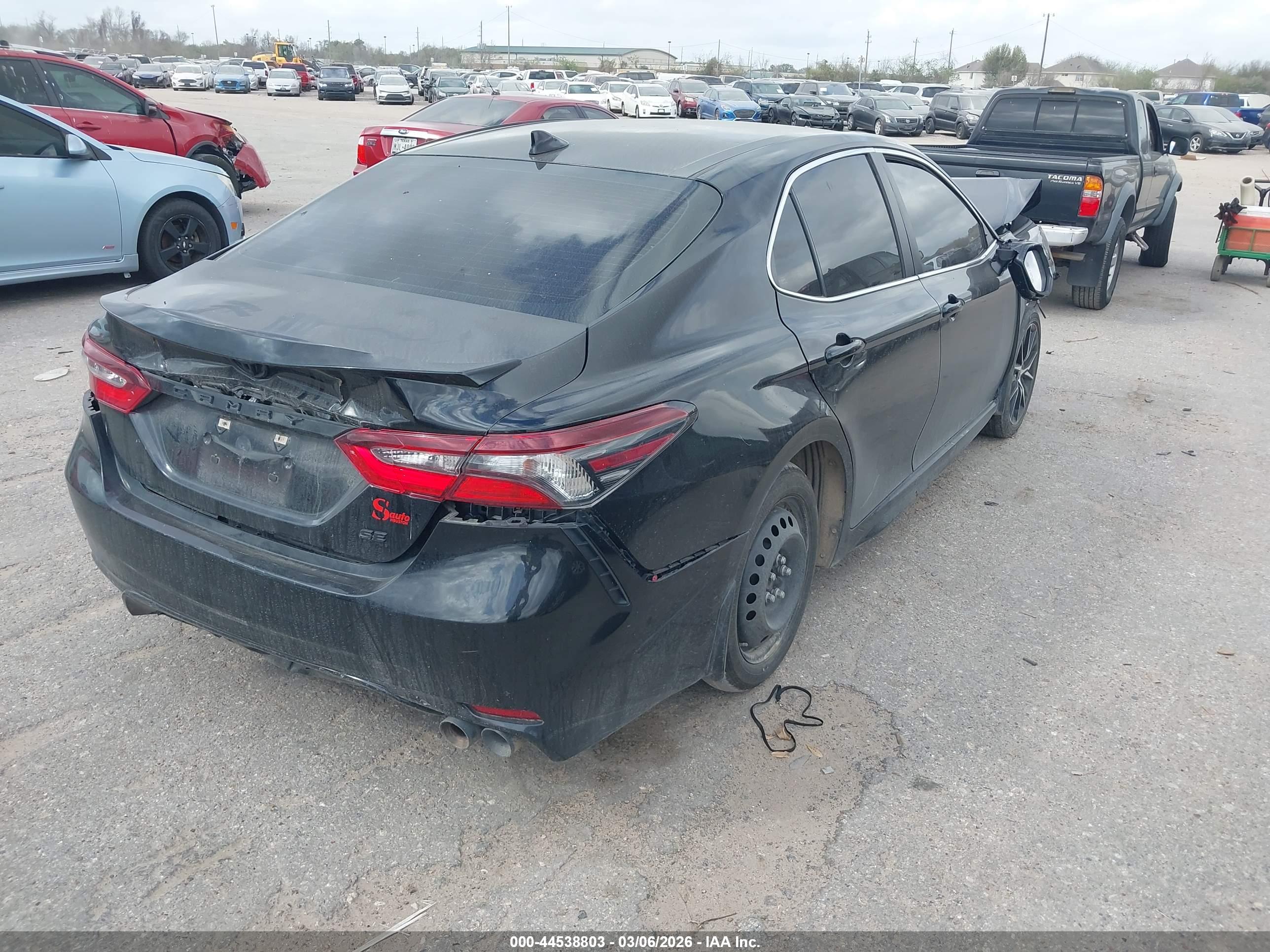 TOYOTA CAMRY image 4