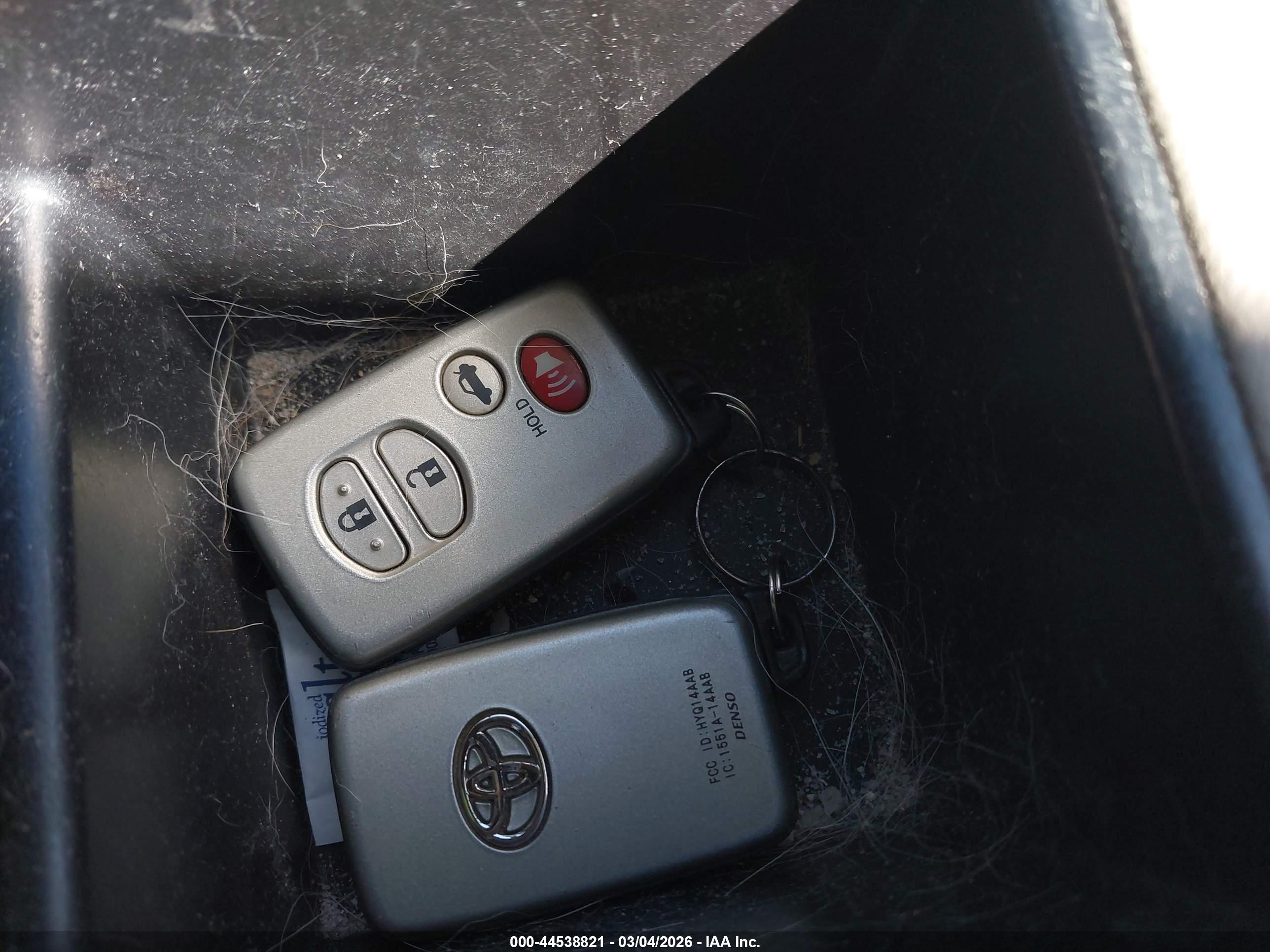 TOYOTA CAMRY image 11