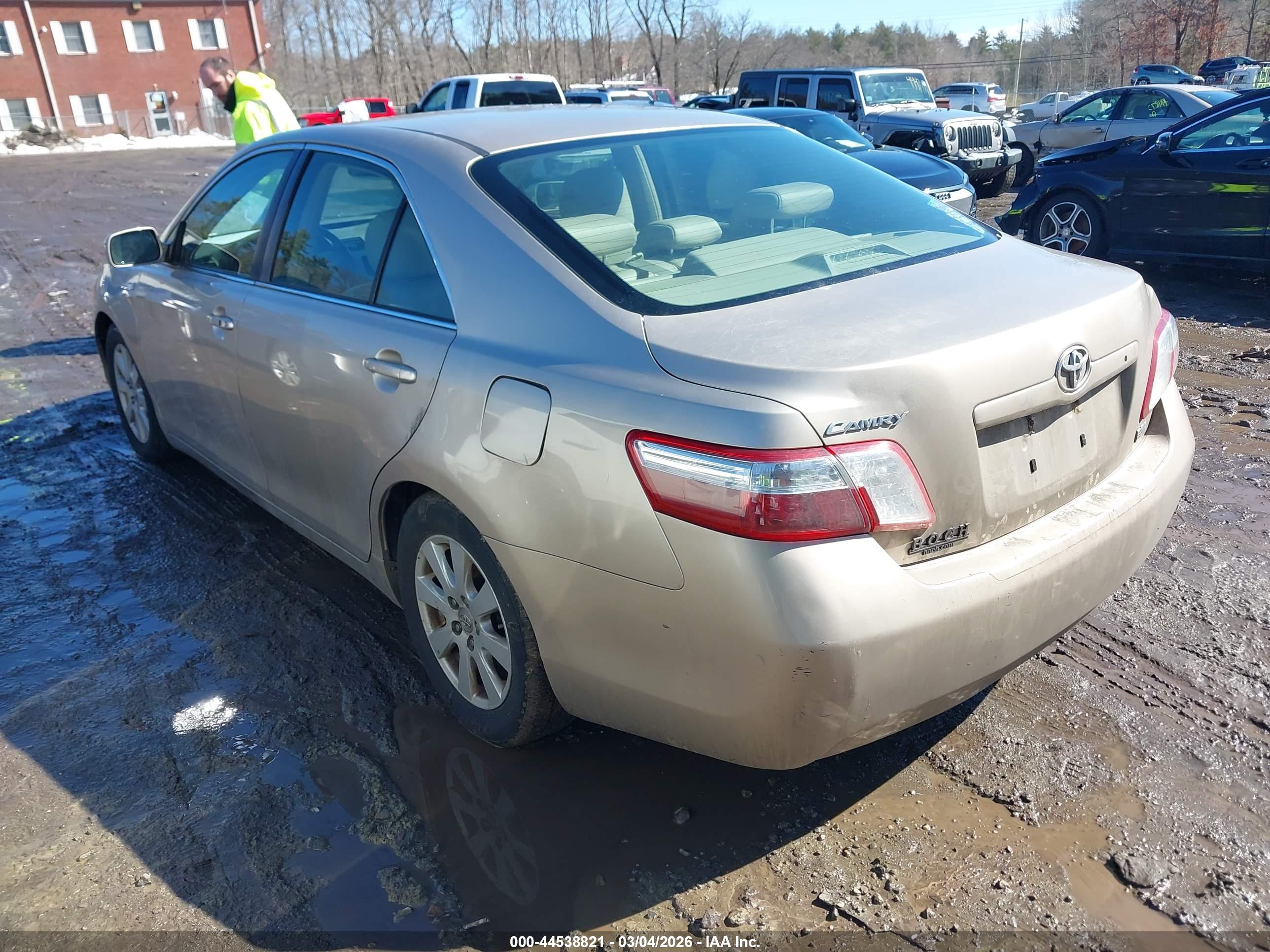 TOYOTA CAMRY image 3