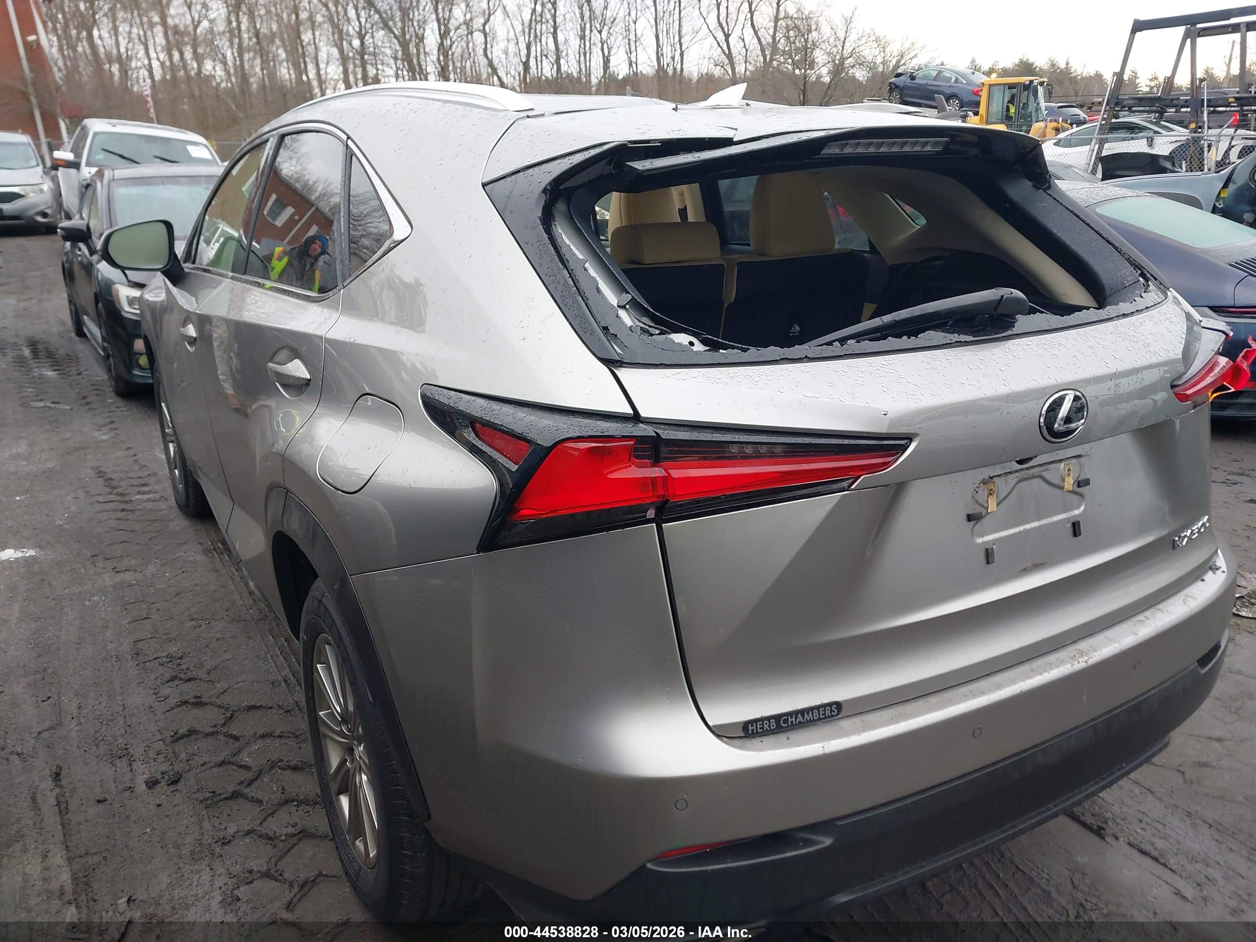 LEXUS NX image 3