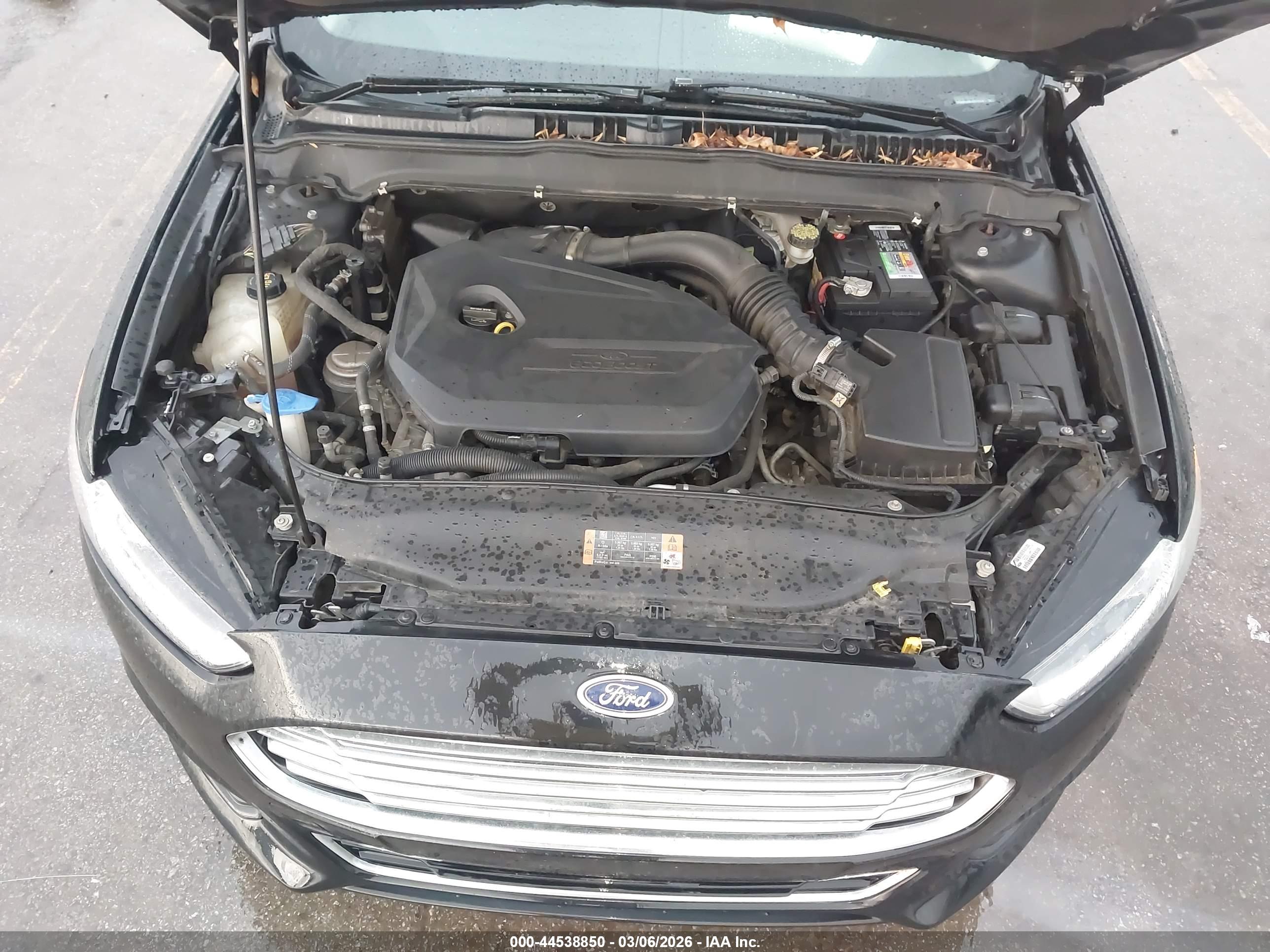 FORD FUSION image 10