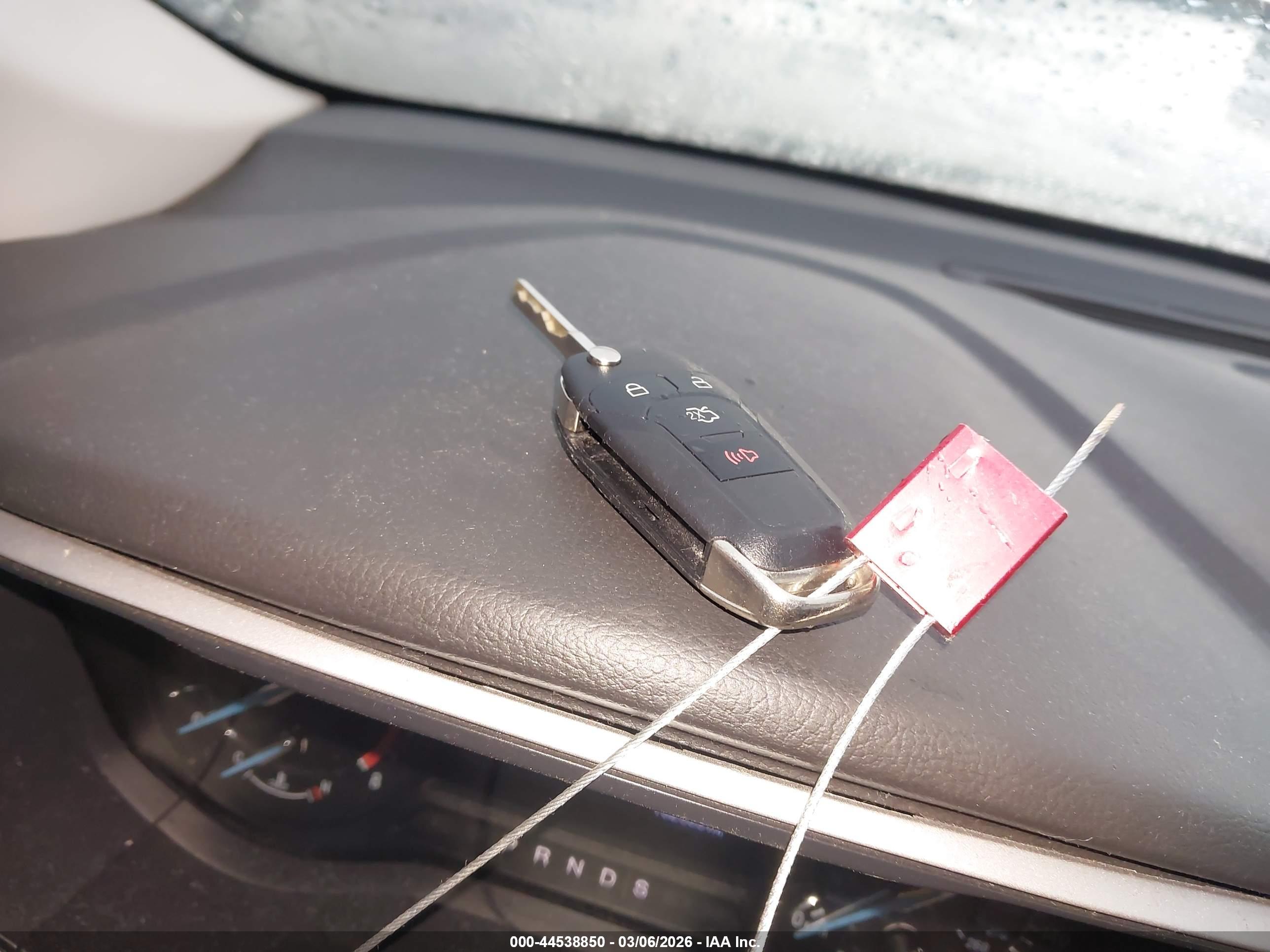 FORD FUSION image 11