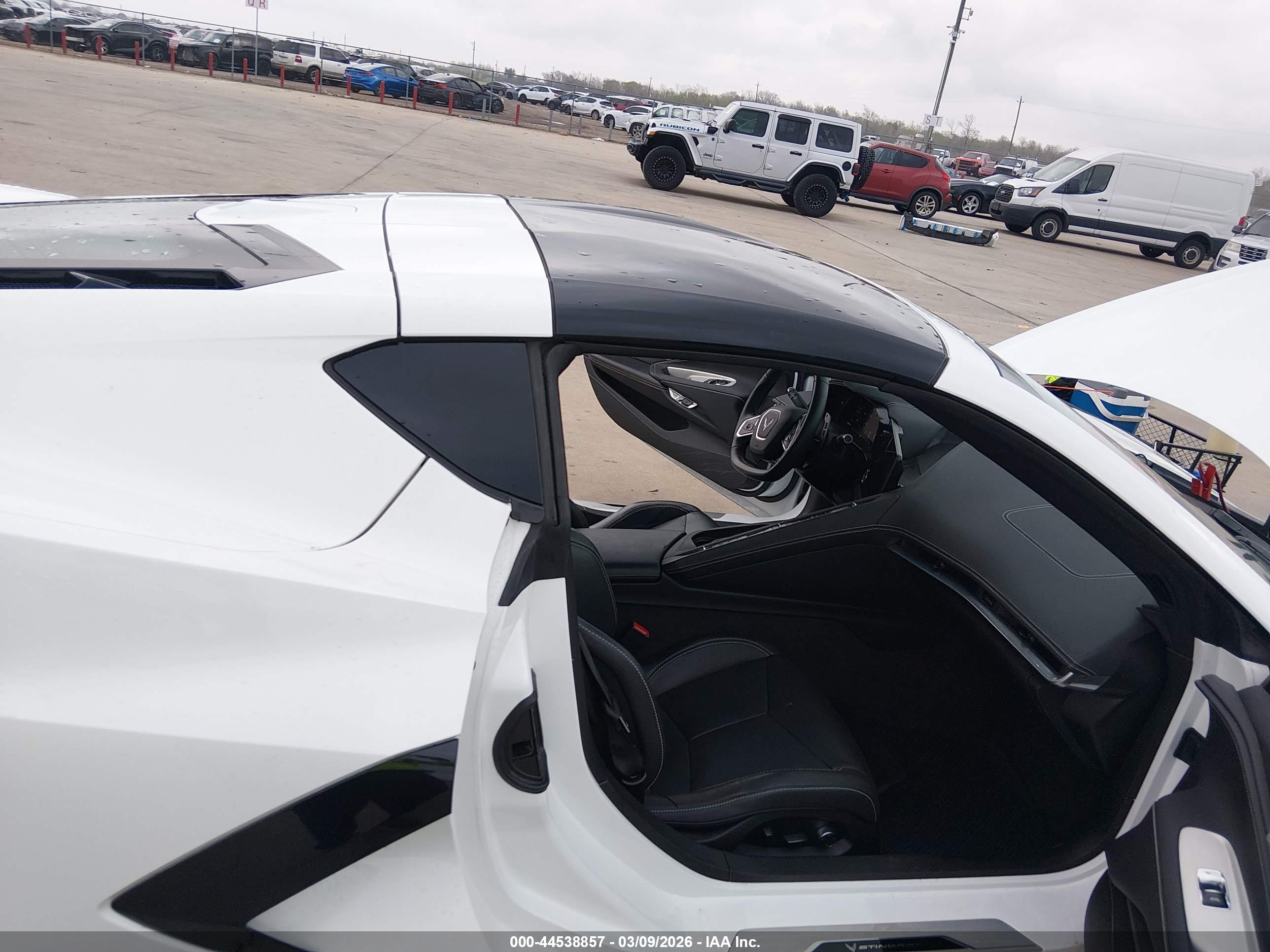 CHEVROLET CORVETTE image 5