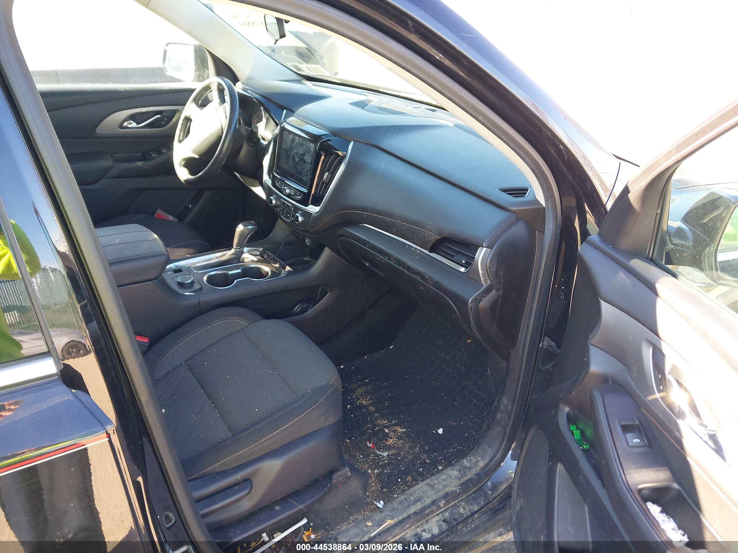 CHEVROLET TRAVERSE image 5