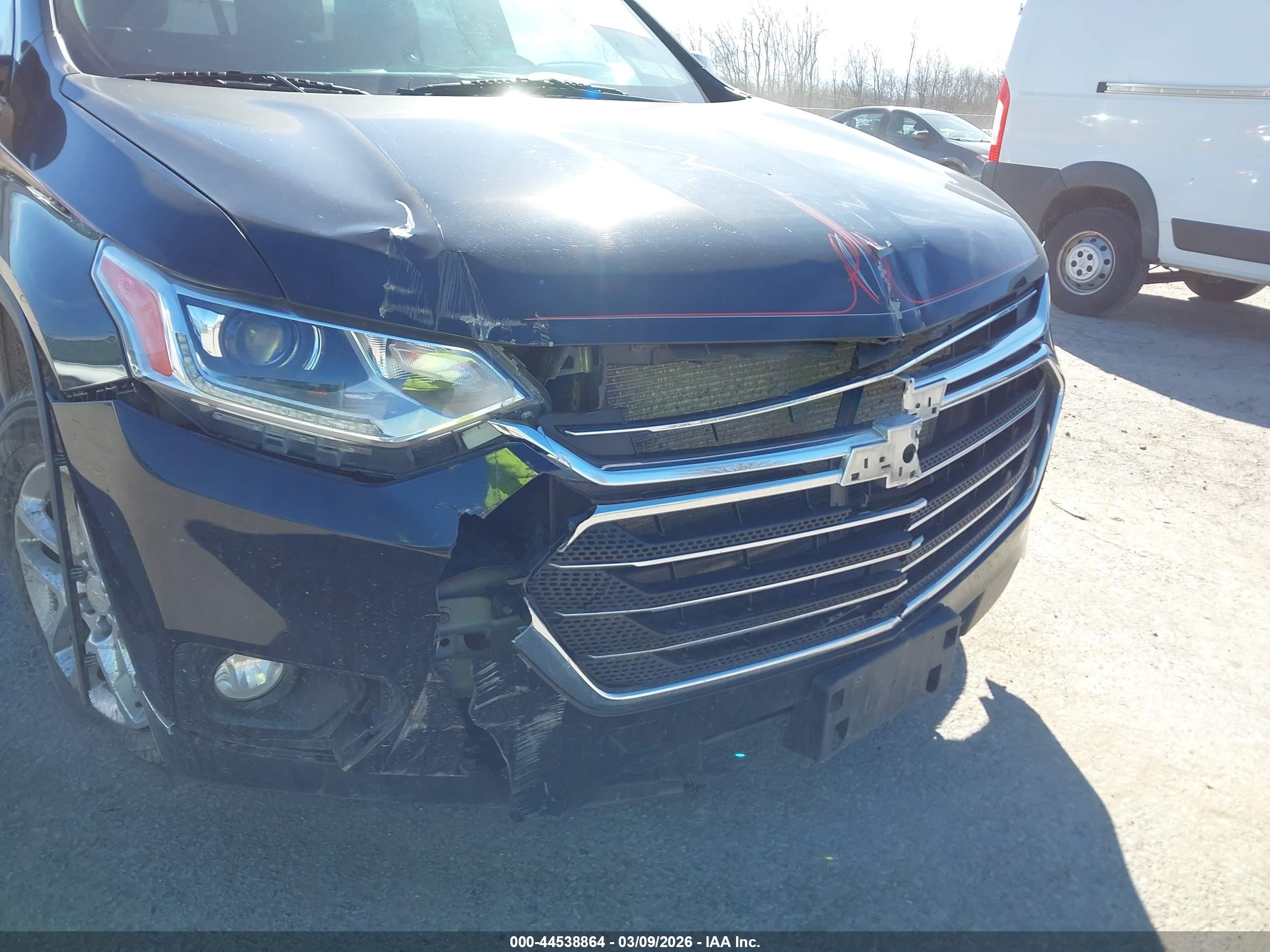 CHEVROLET TRAVERSE image 6