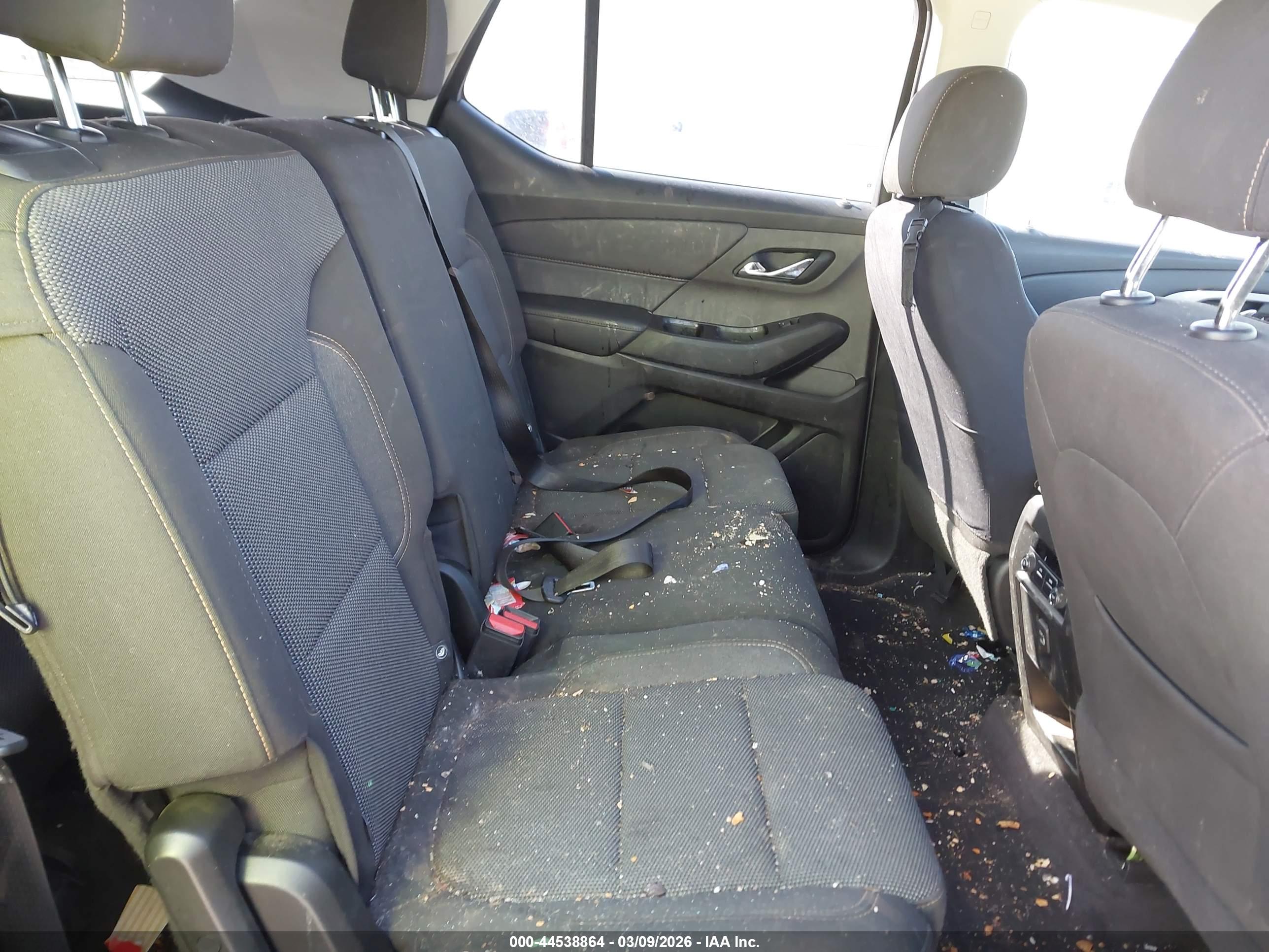 CHEVROLET TRAVERSE image 8