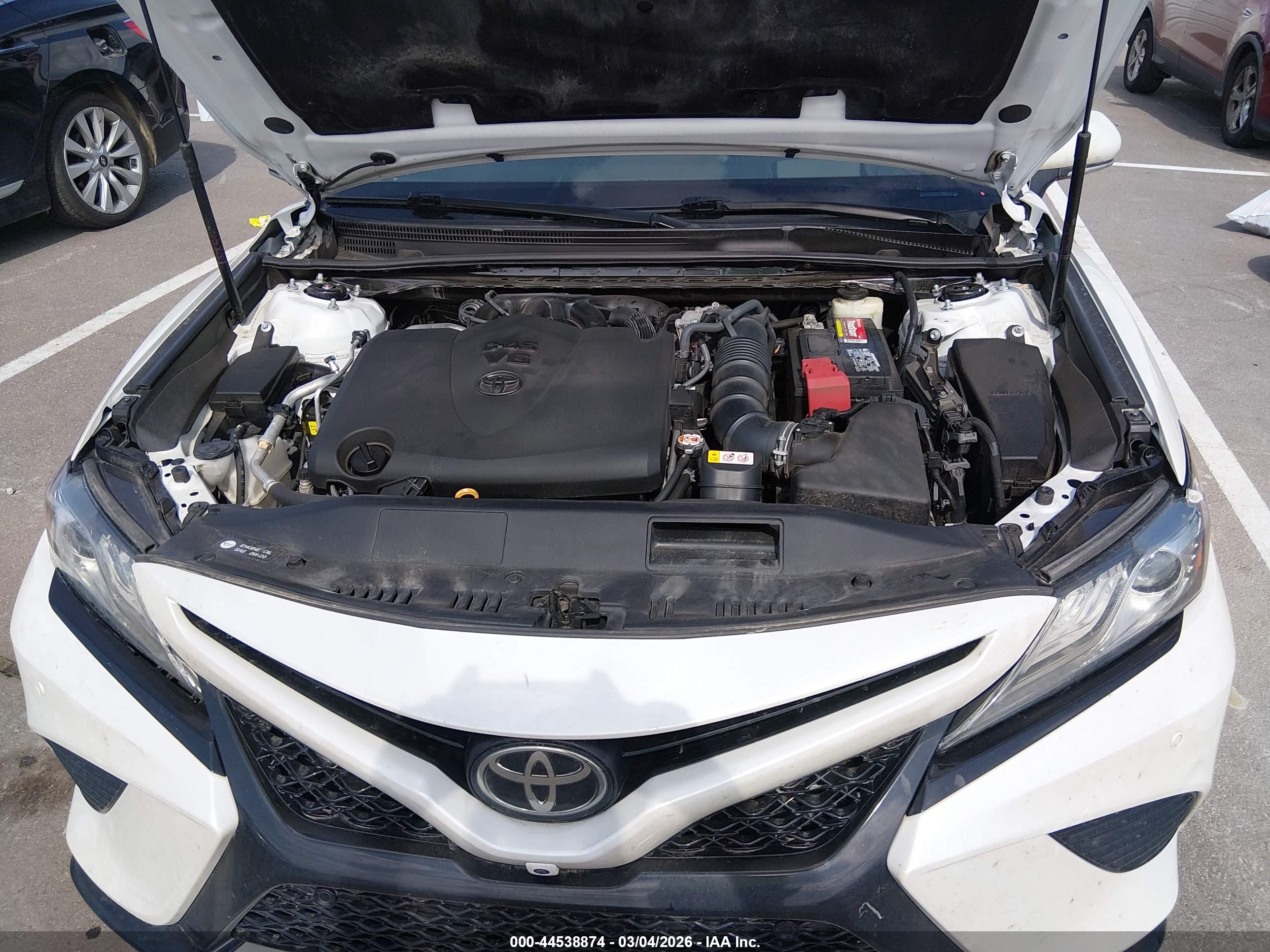 TOYOTA CAMRY image 10