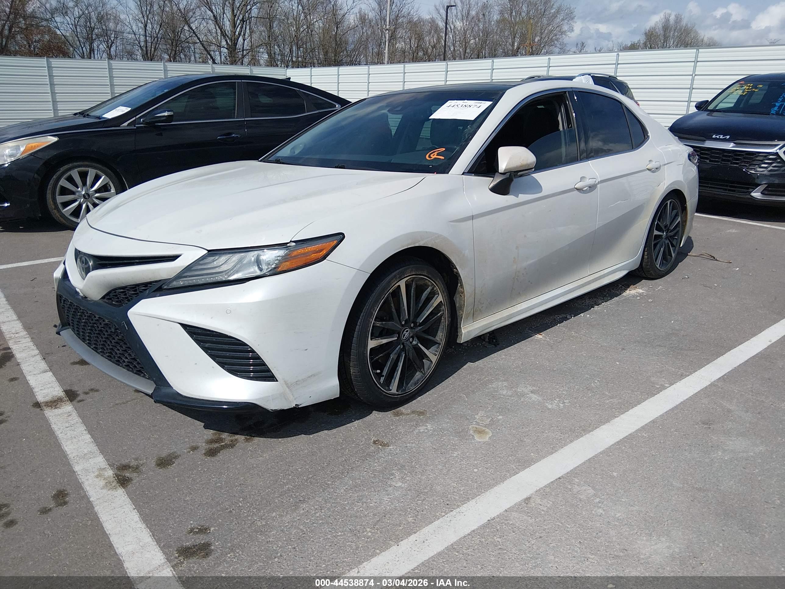 TOYOTA CAMRY image 2