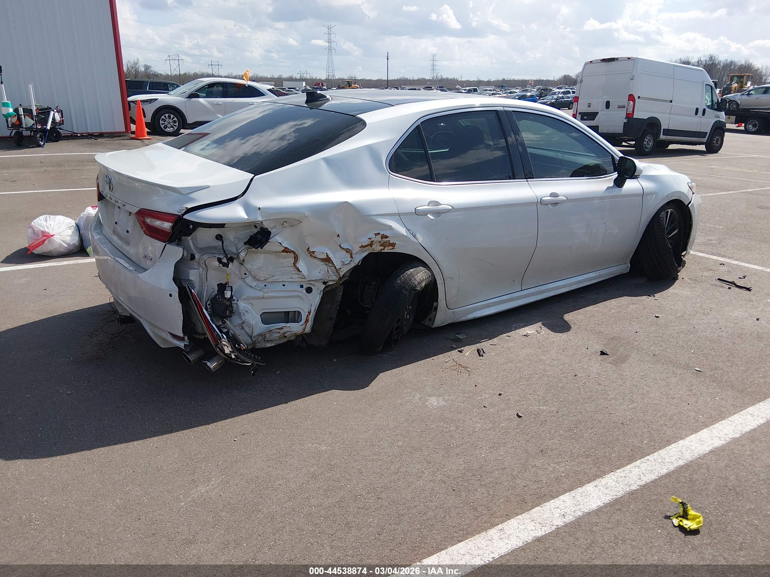 TOYOTA CAMRY image 4