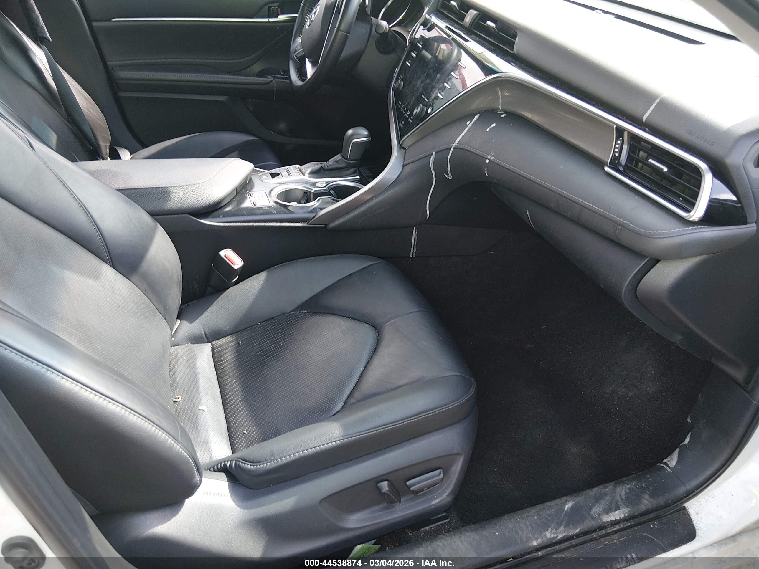 TOYOTA CAMRY image 5