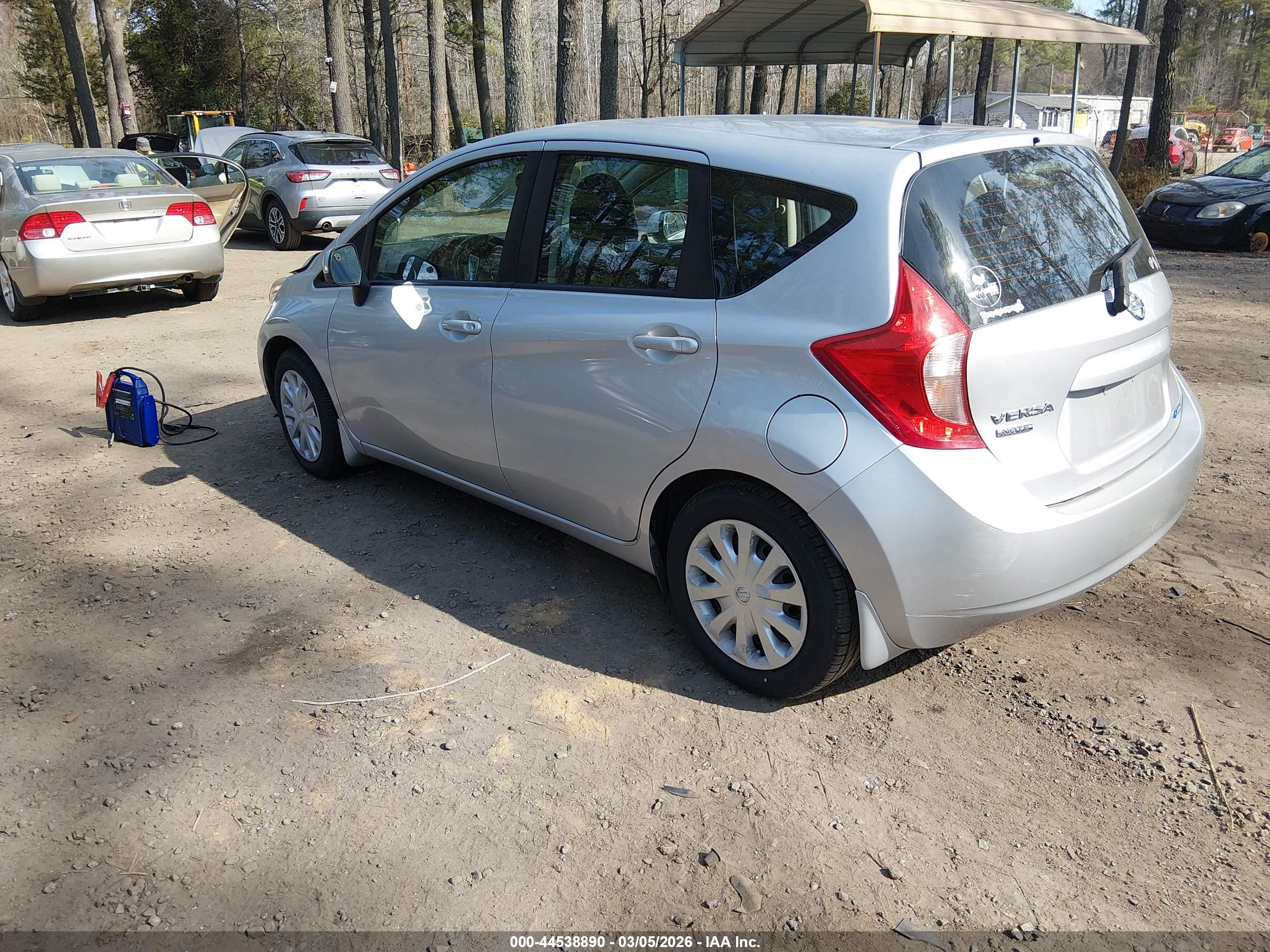 NISSAN VERSA image 3