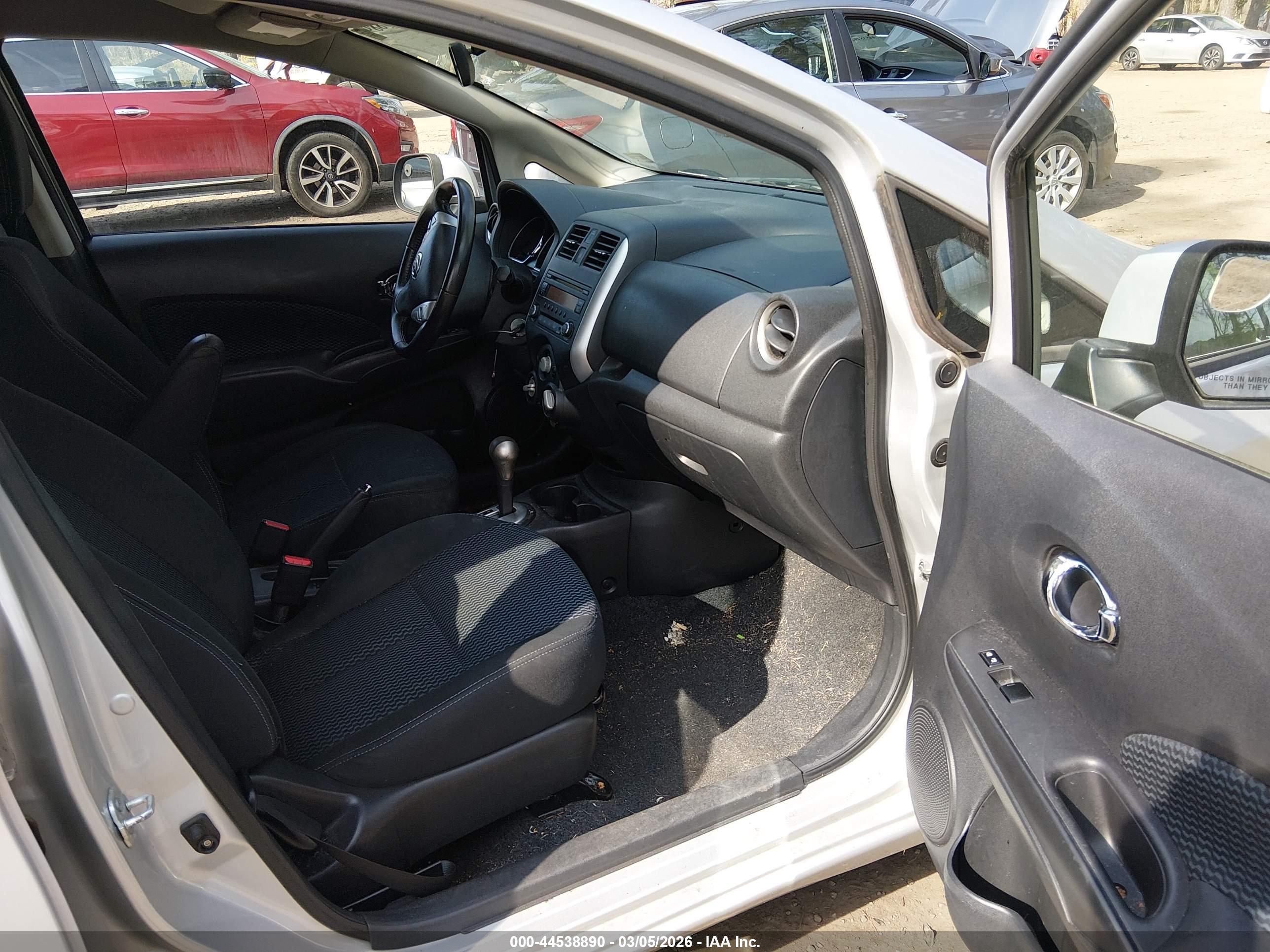 NISSAN VERSA image 5