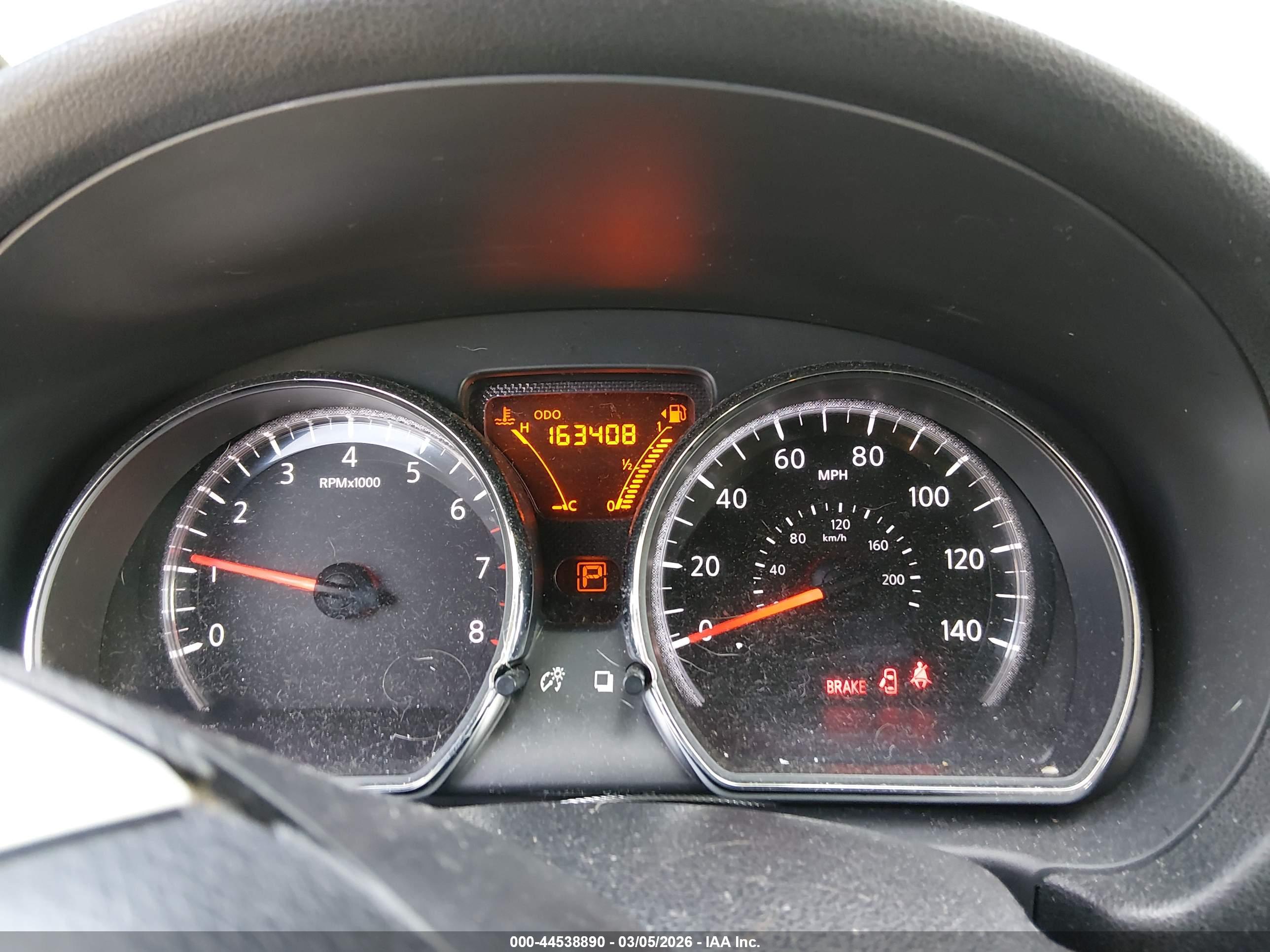 NISSAN VERSA image 7