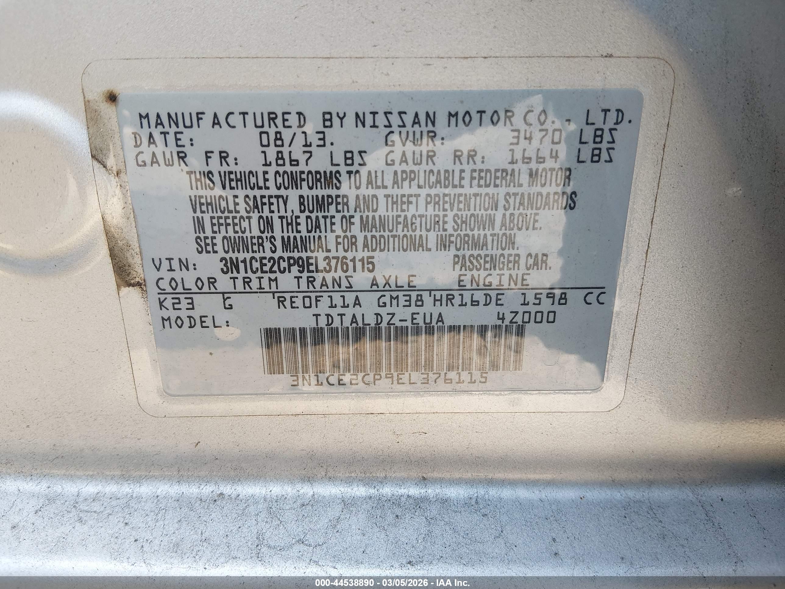 NISSAN VERSA image 9