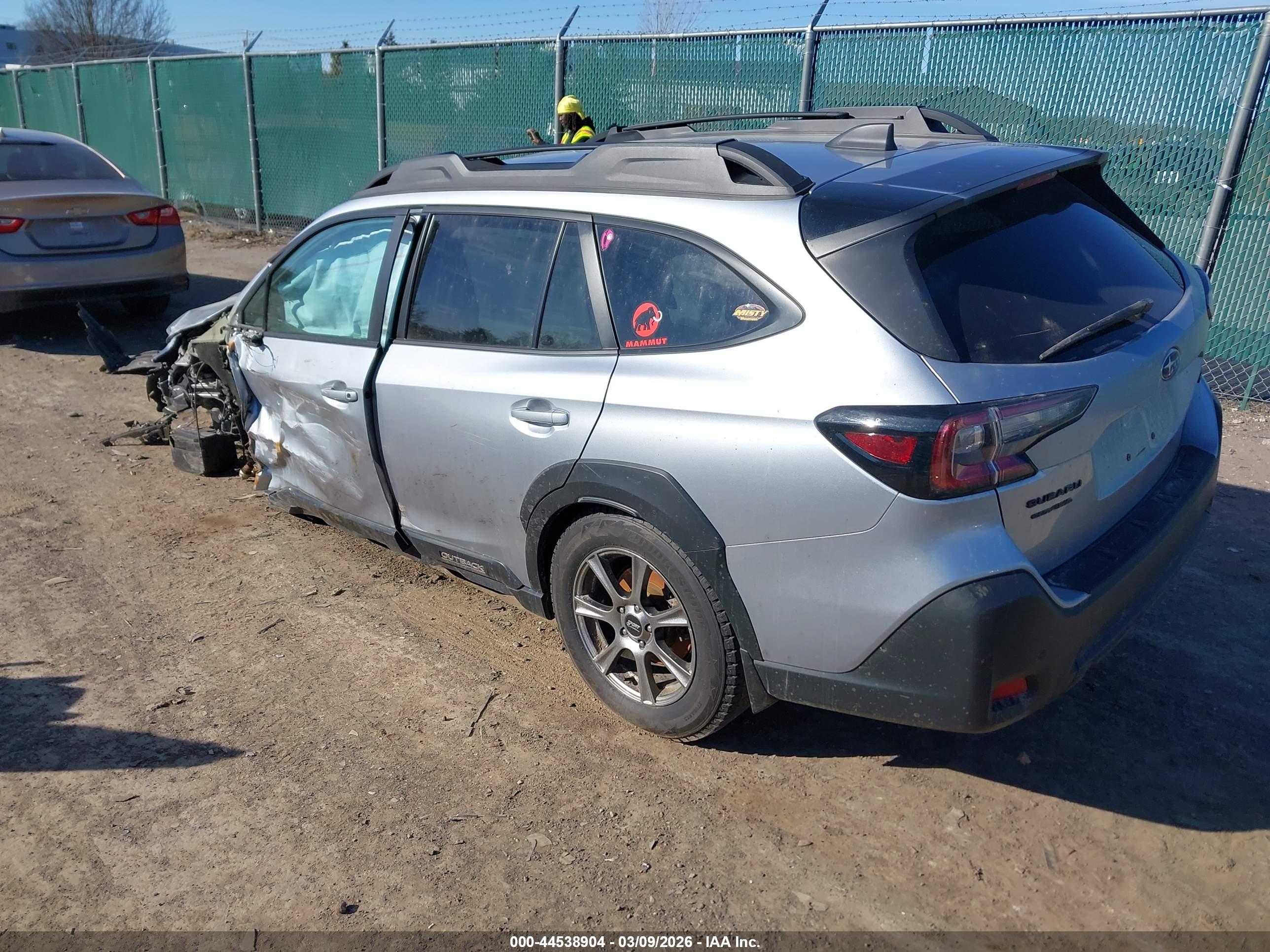 SUBARU OUTBACK image 3