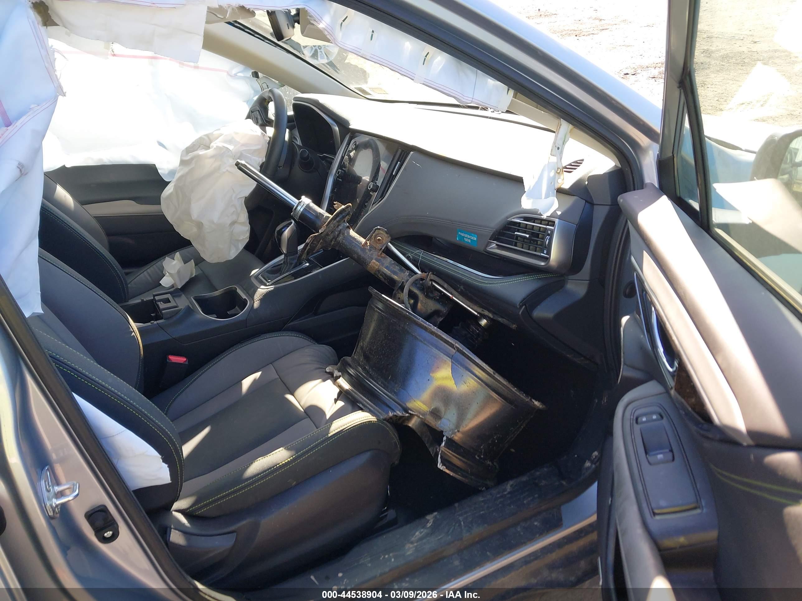 SUBARU OUTBACK image 5