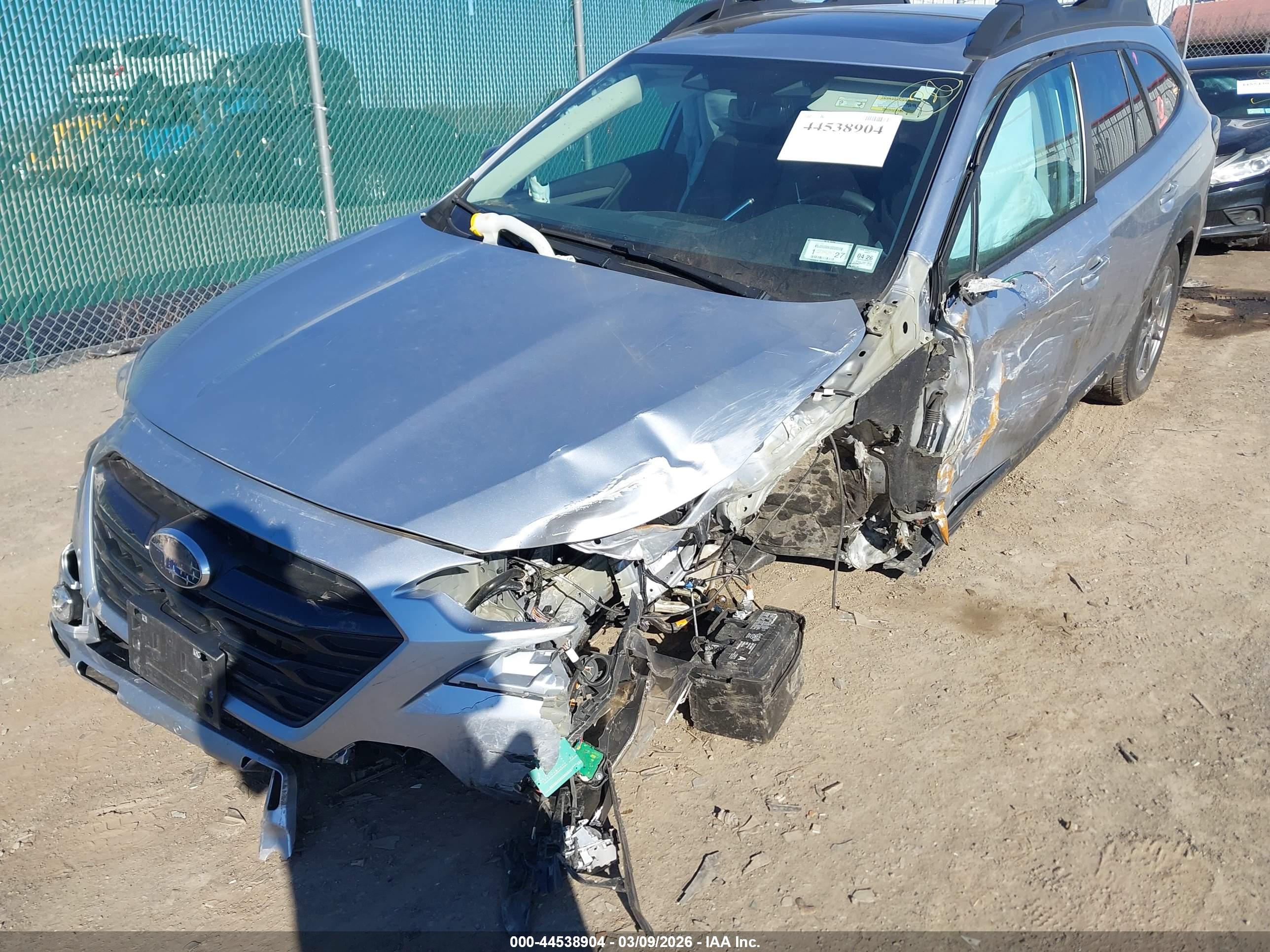 SUBARU OUTBACK image 6
