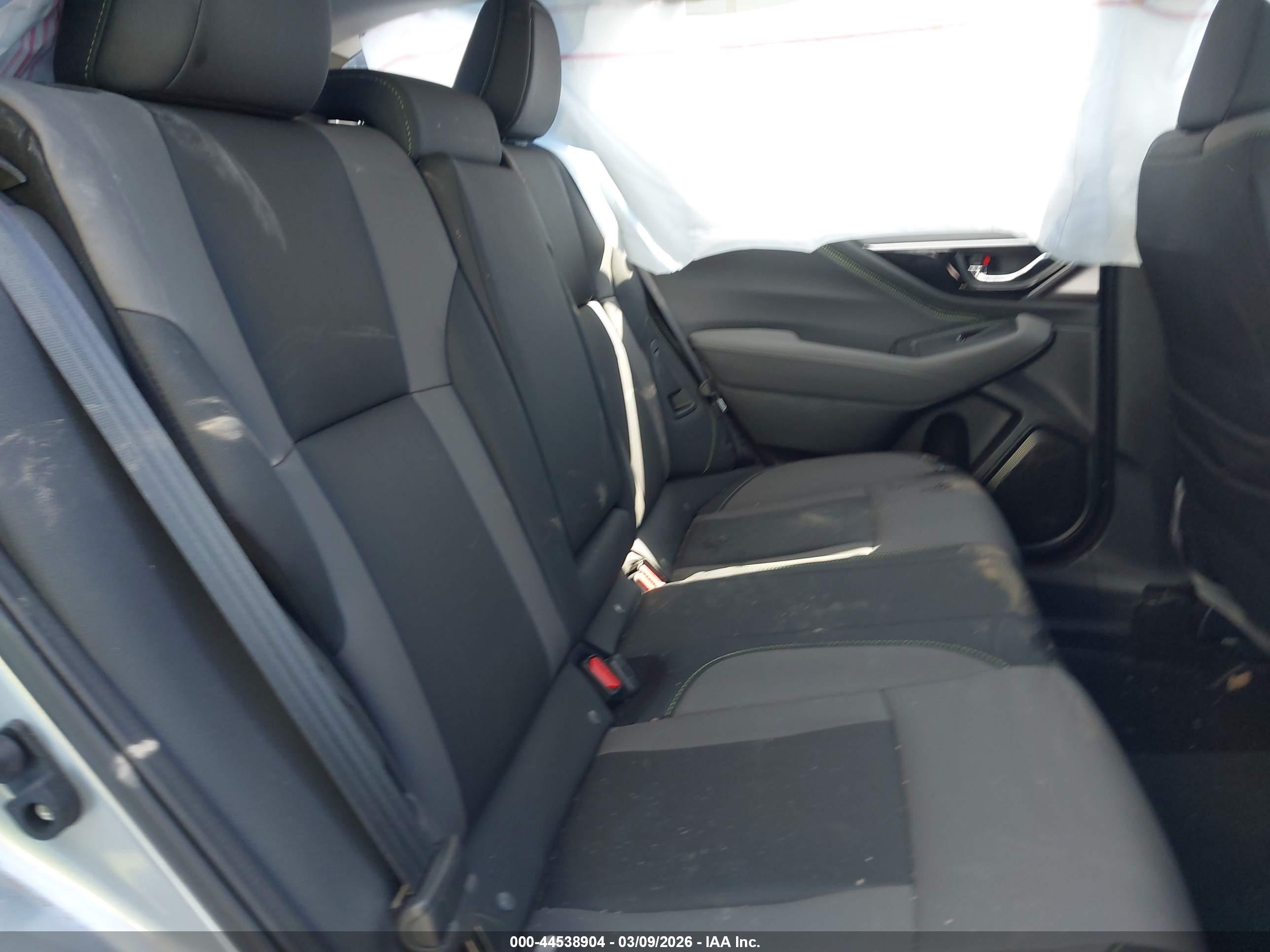 SUBARU OUTBACK image 8