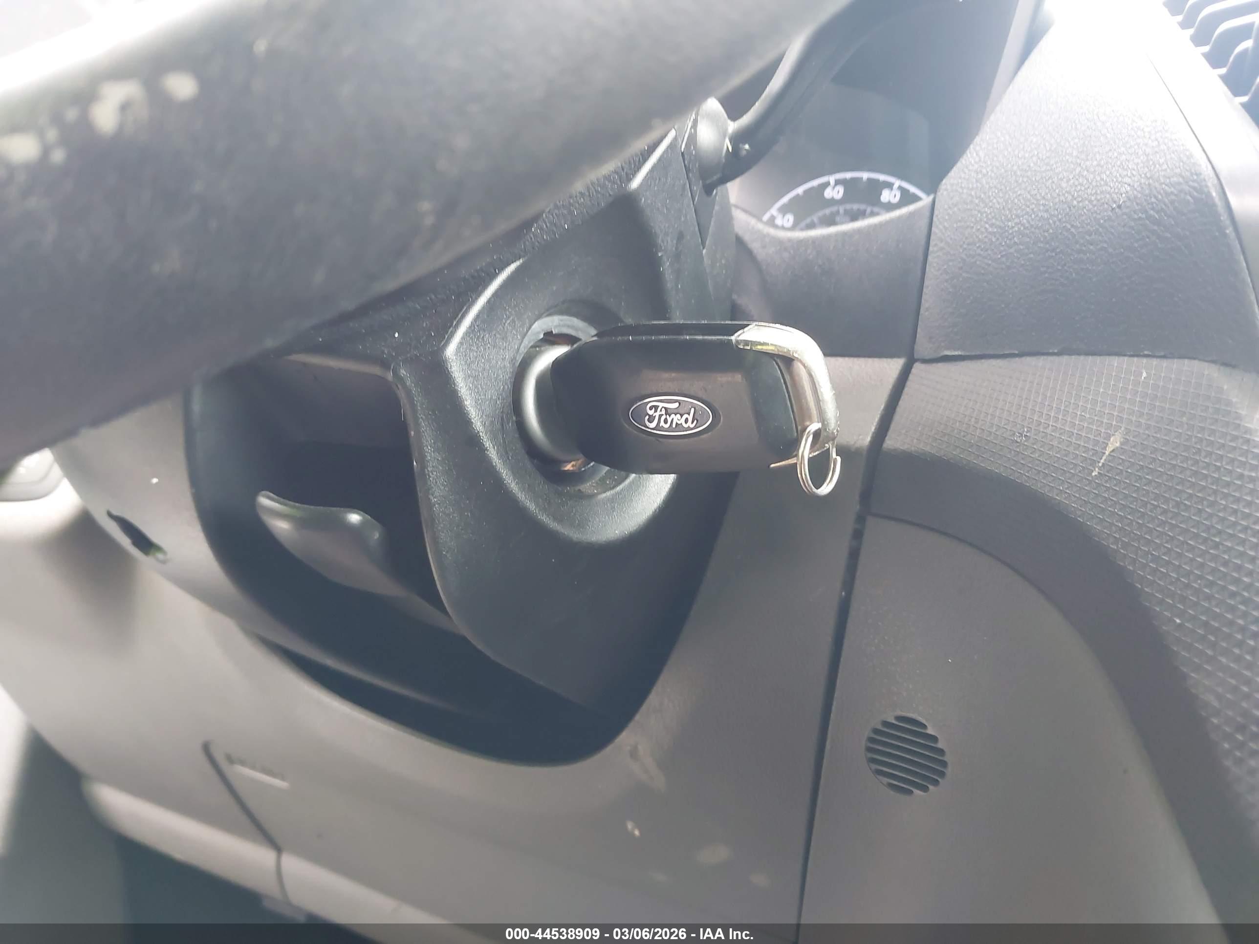 FORD TRANSIT image 11