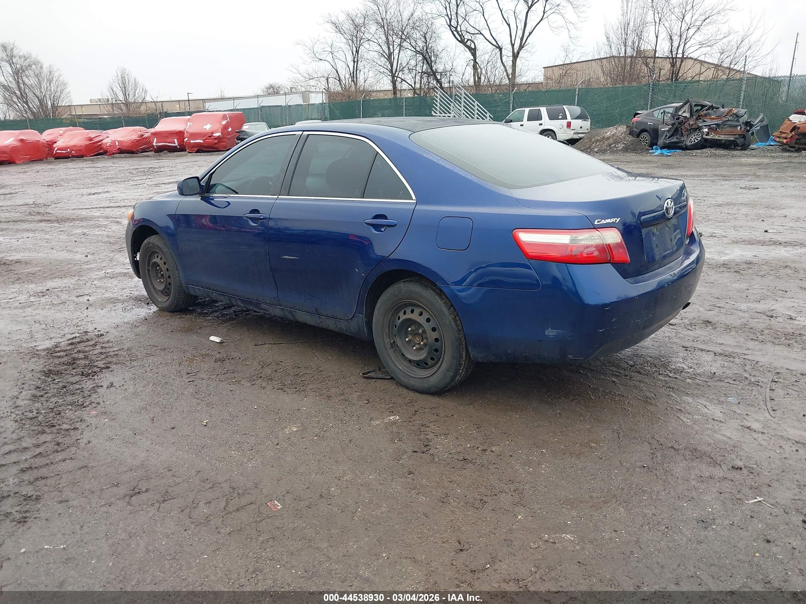 TOYOTA CAMRY image 3