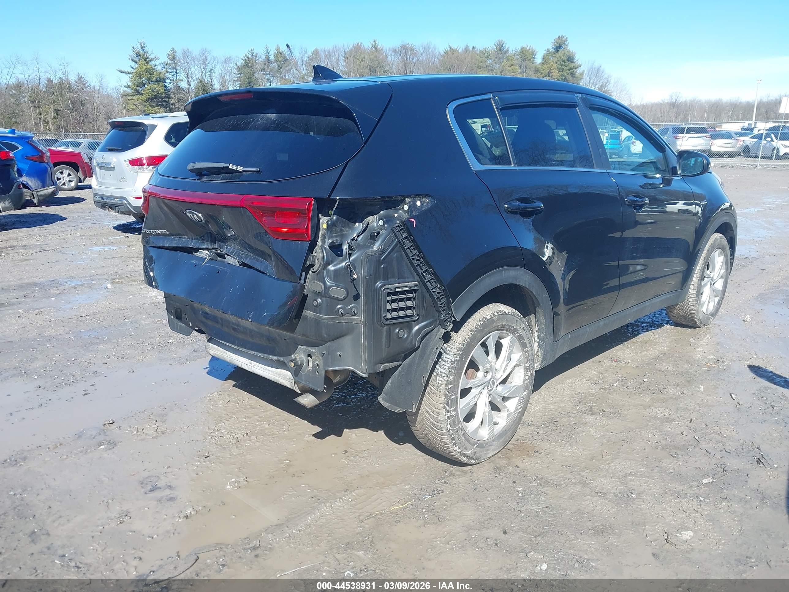 KIA SPORTAGE image 4