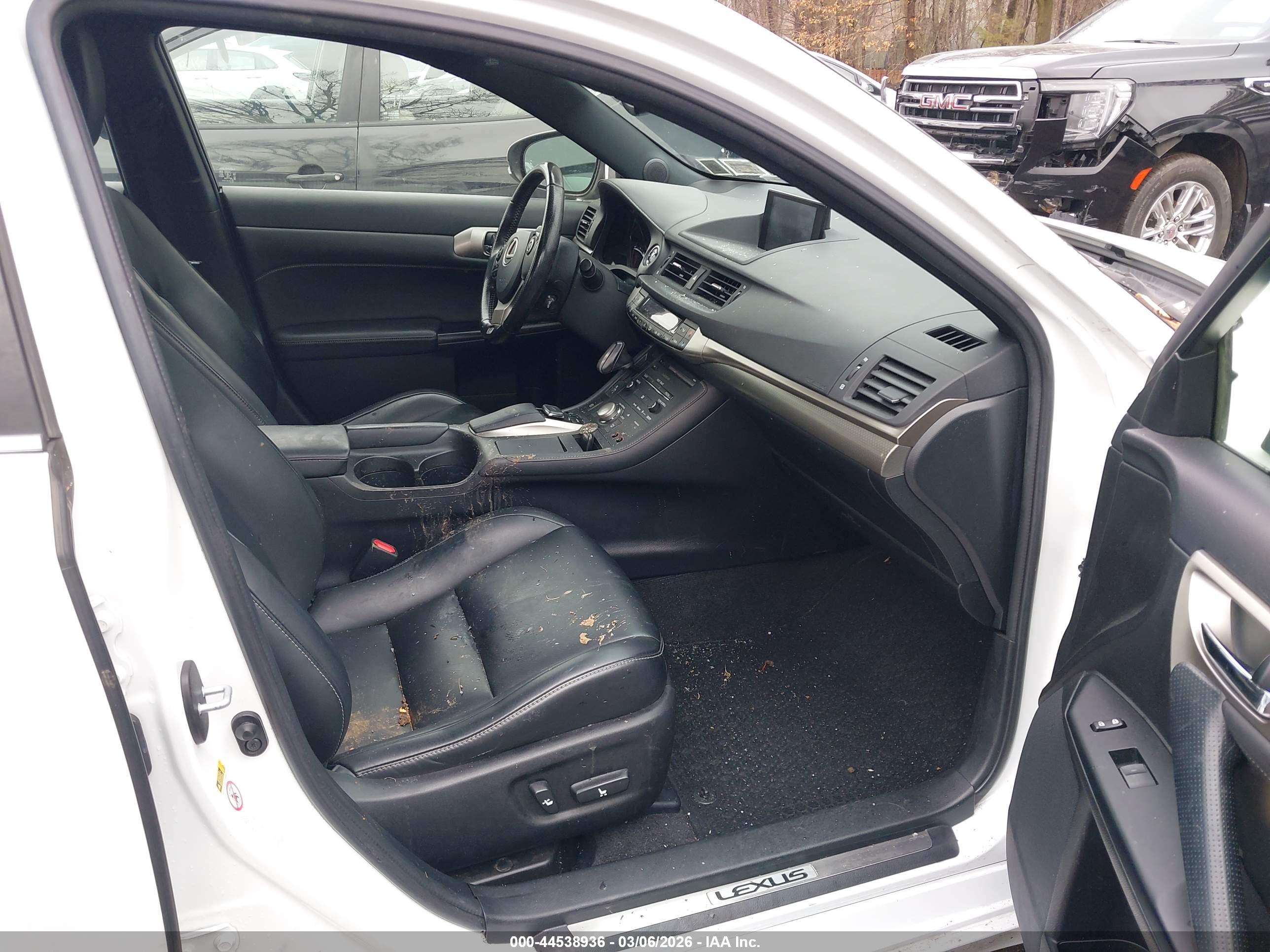 LEXUS CT image 5