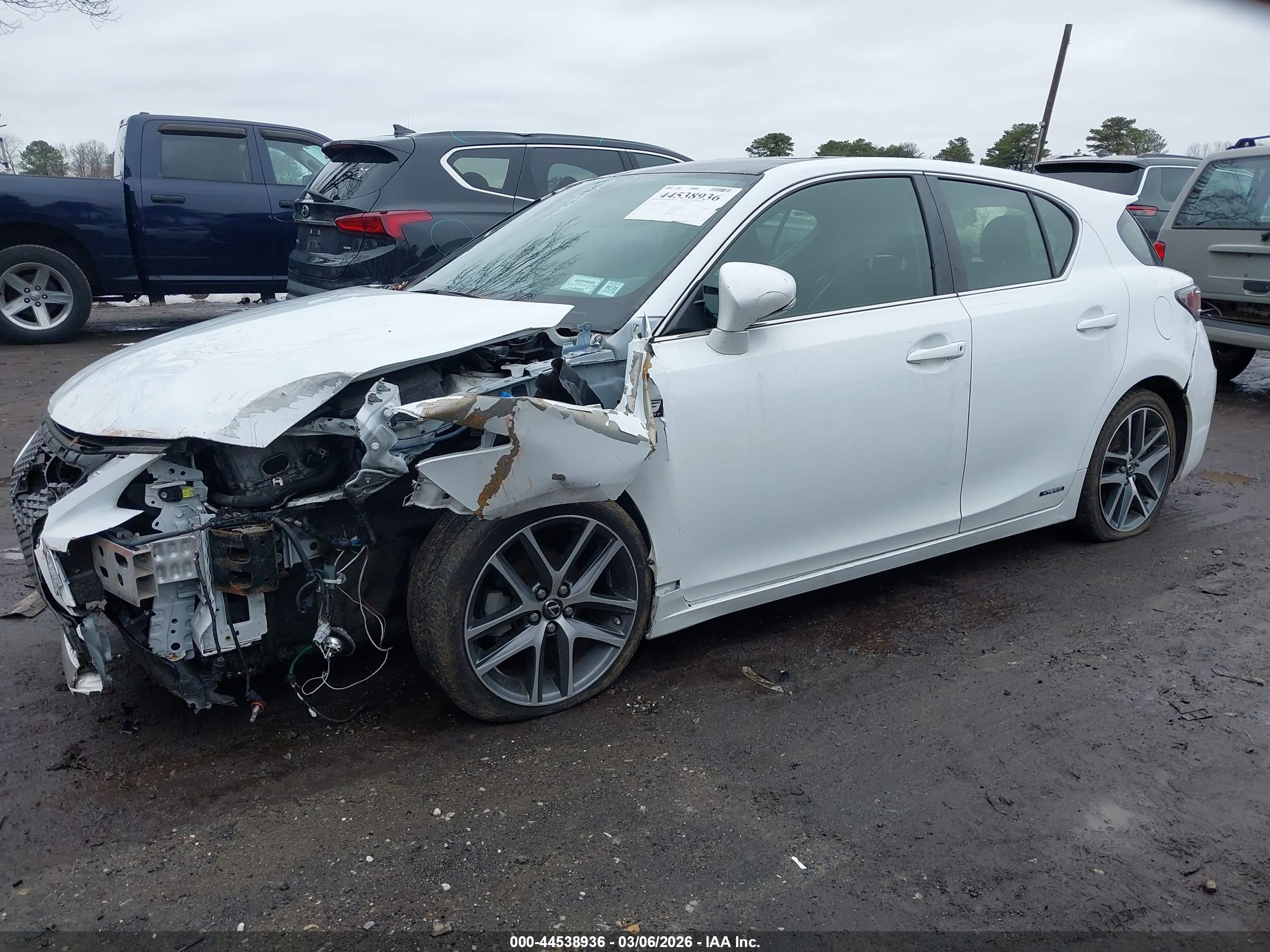 LEXUS CT image 6