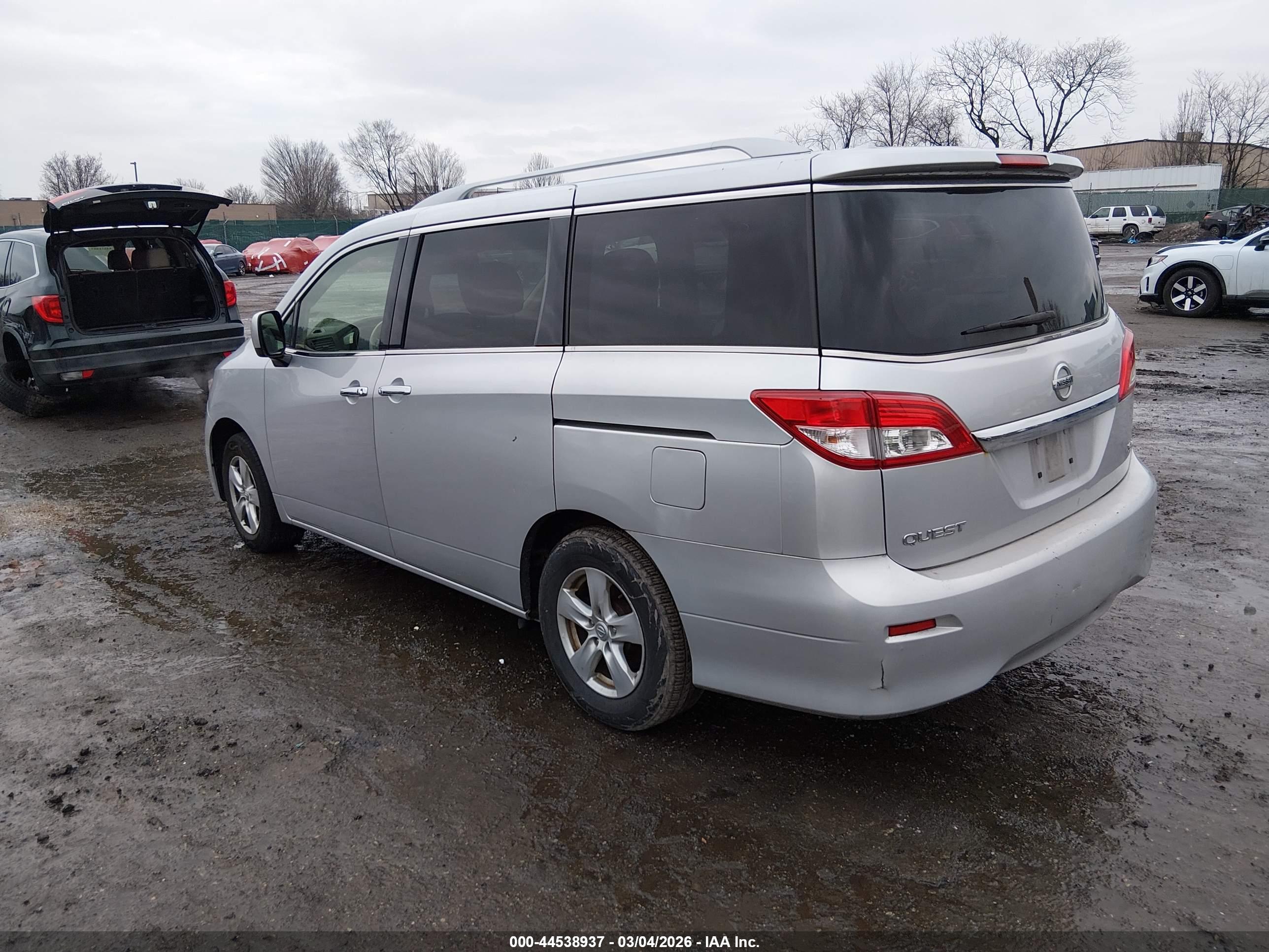 NISSAN QUEST image 3