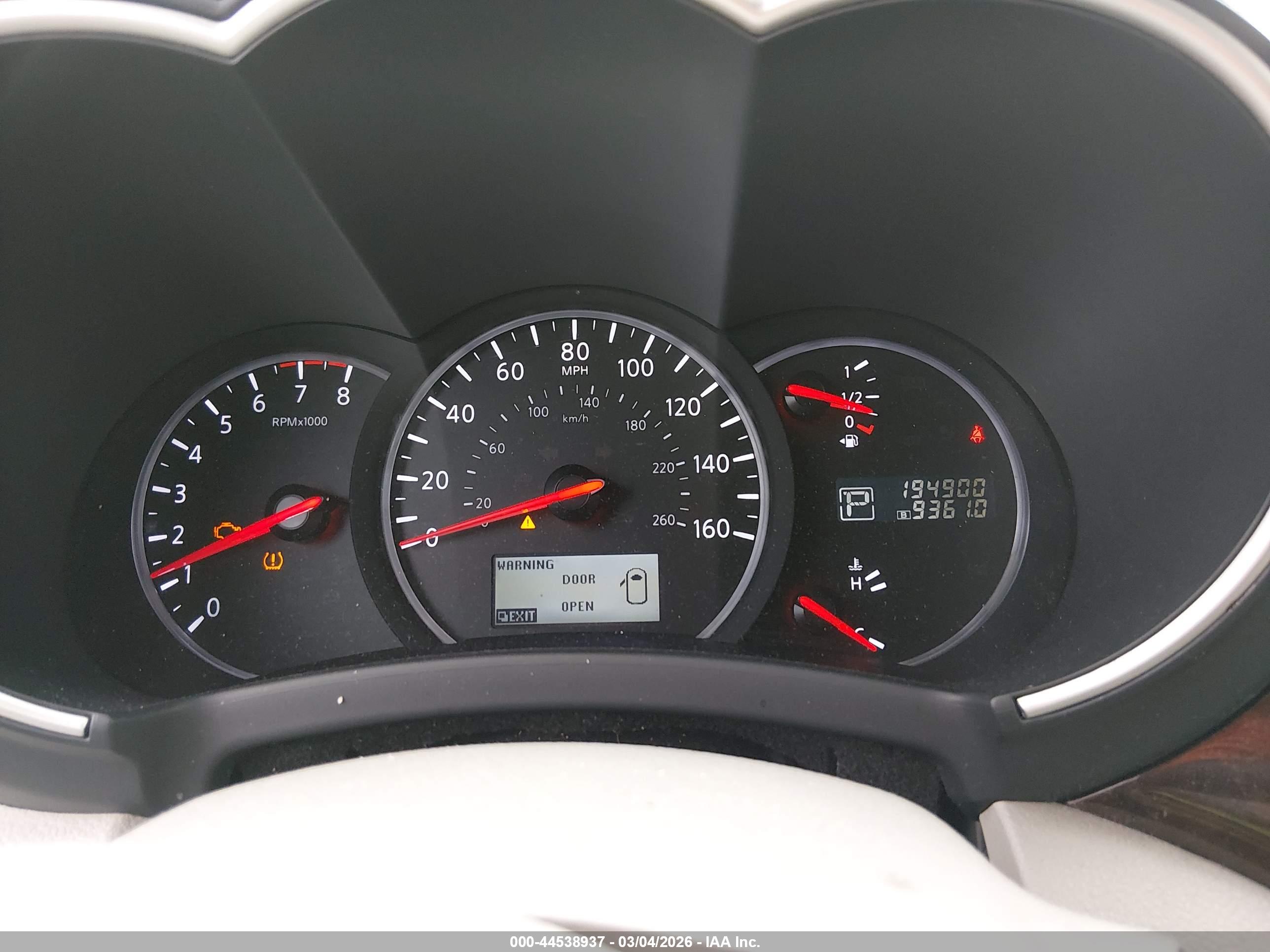 NISSAN QUEST image 7