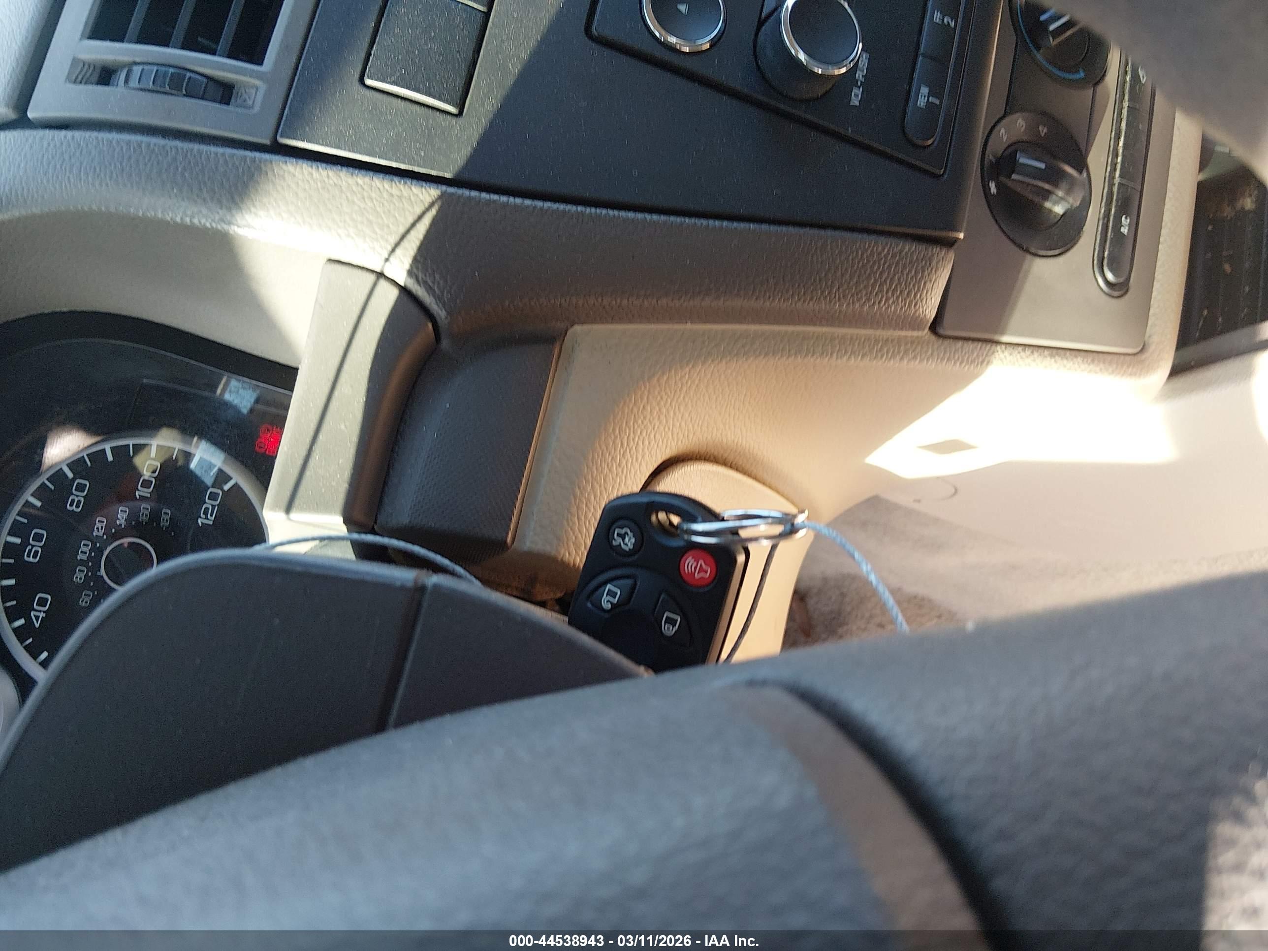 FORD FUSION image 11
