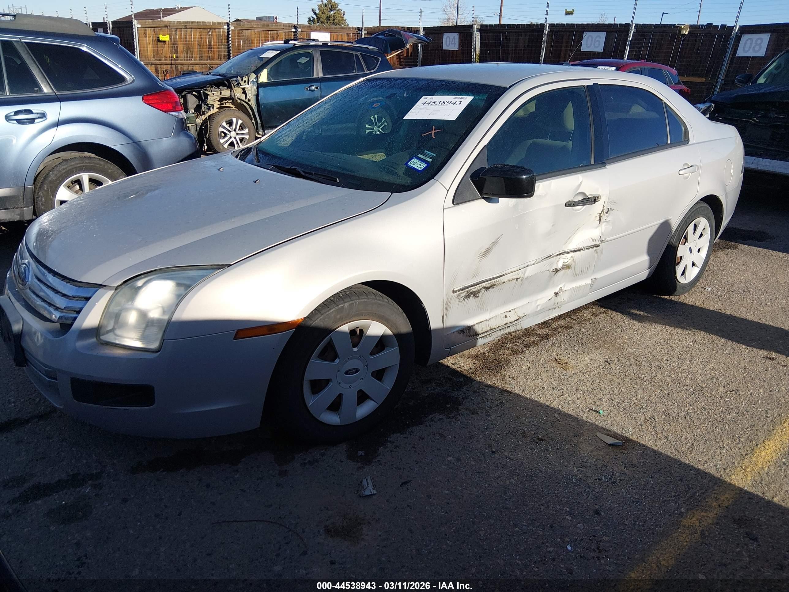FORD FUSION image 2