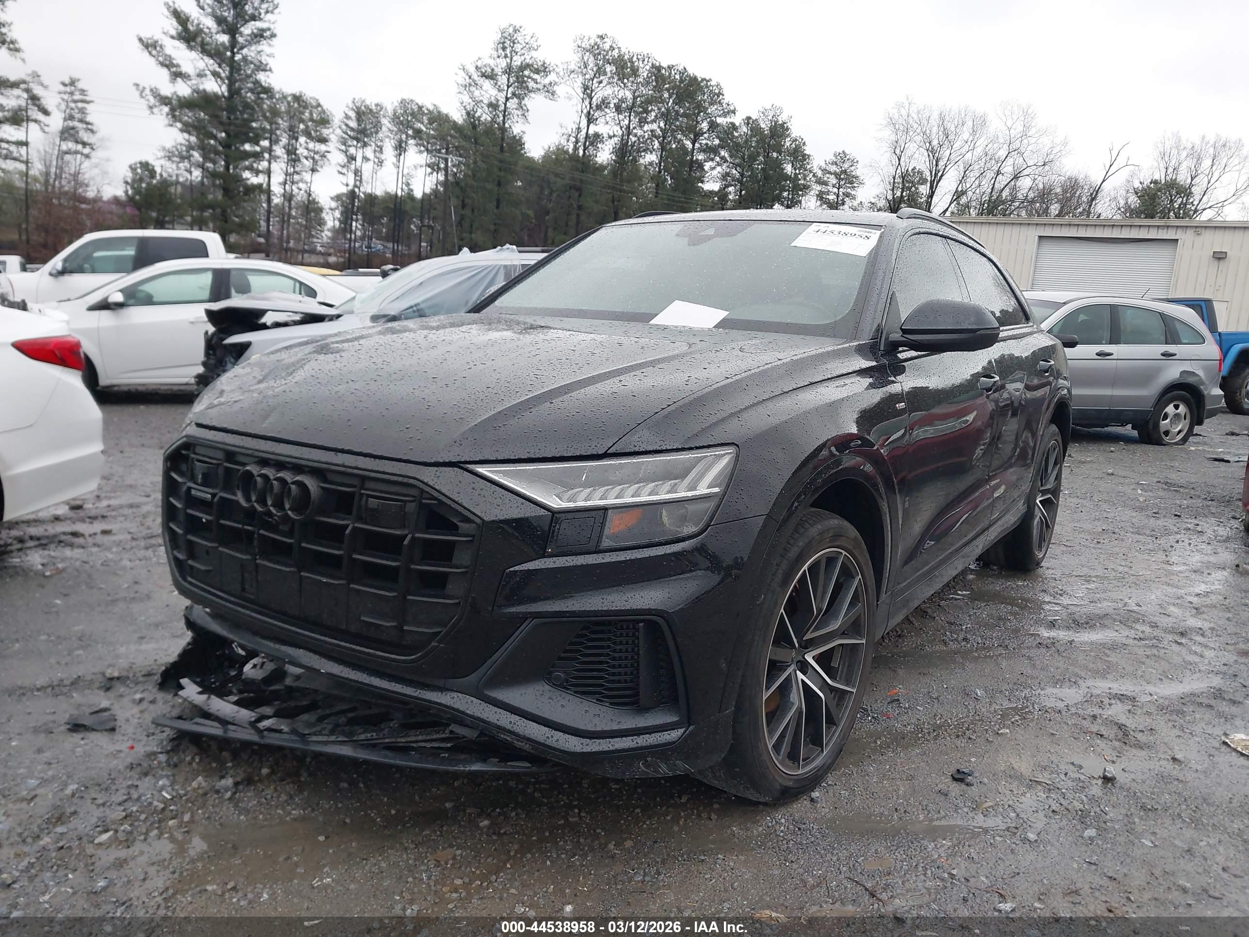 AUDI Q8 image 2