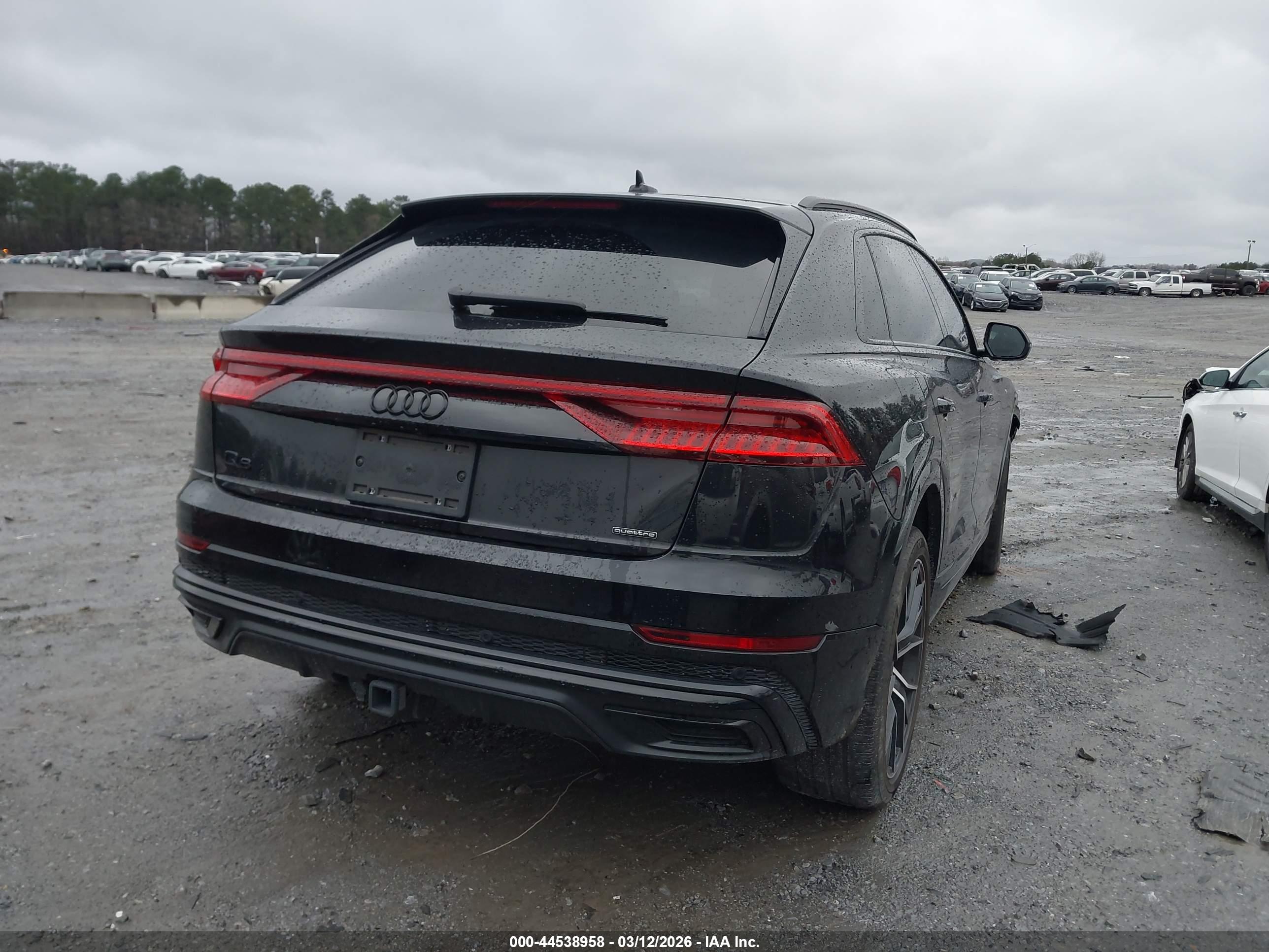 AUDI Q8 image 4