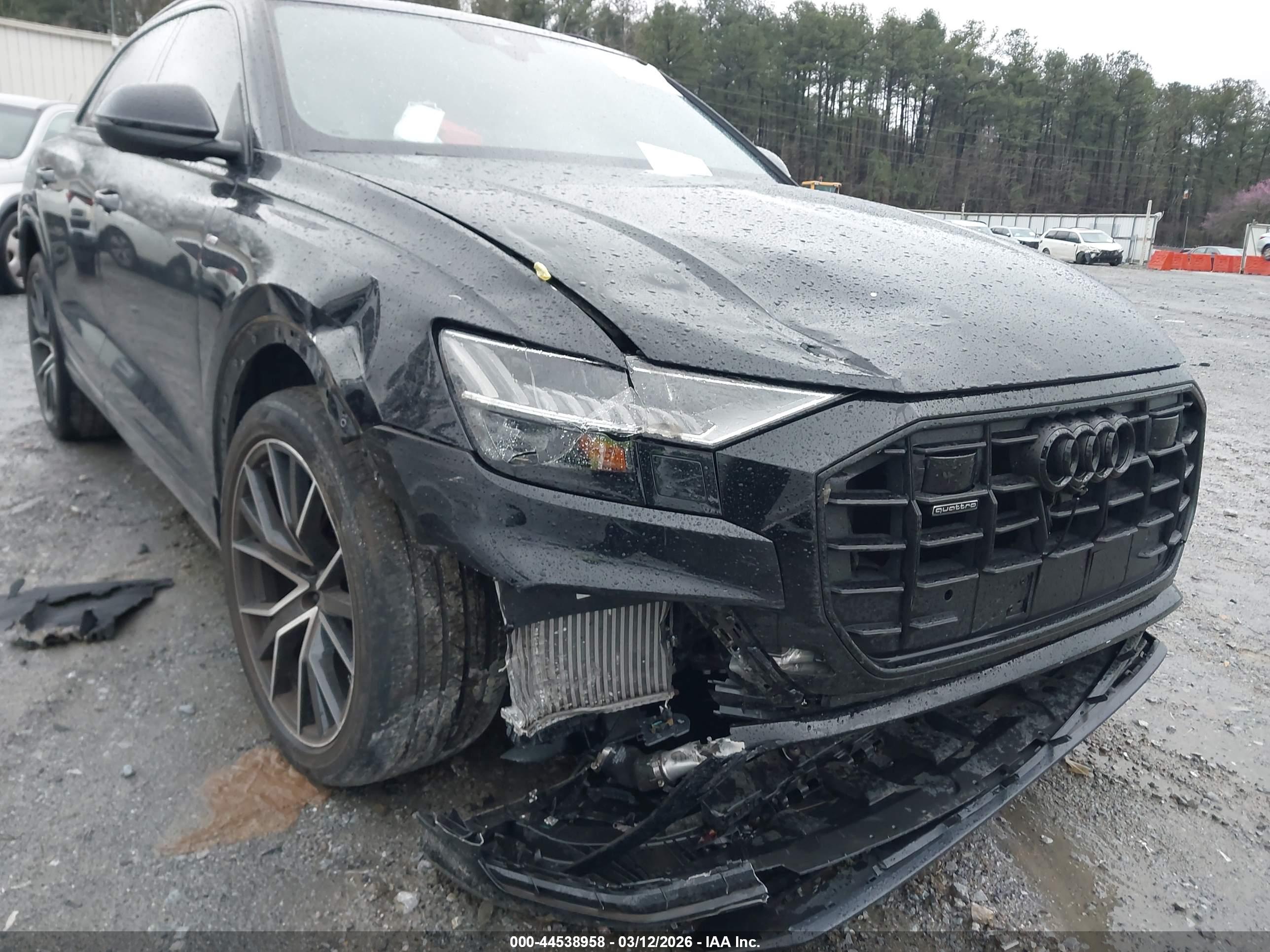 AUDI Q8 image 6