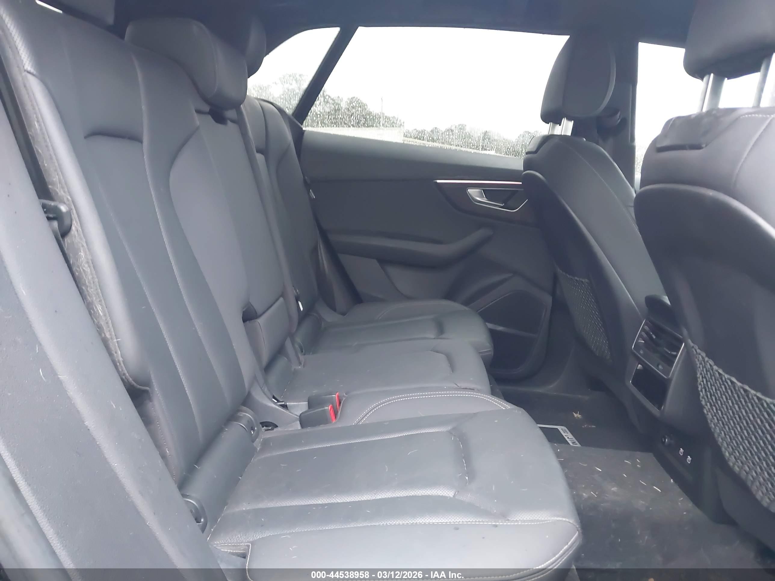 AUDI Q8 image 8