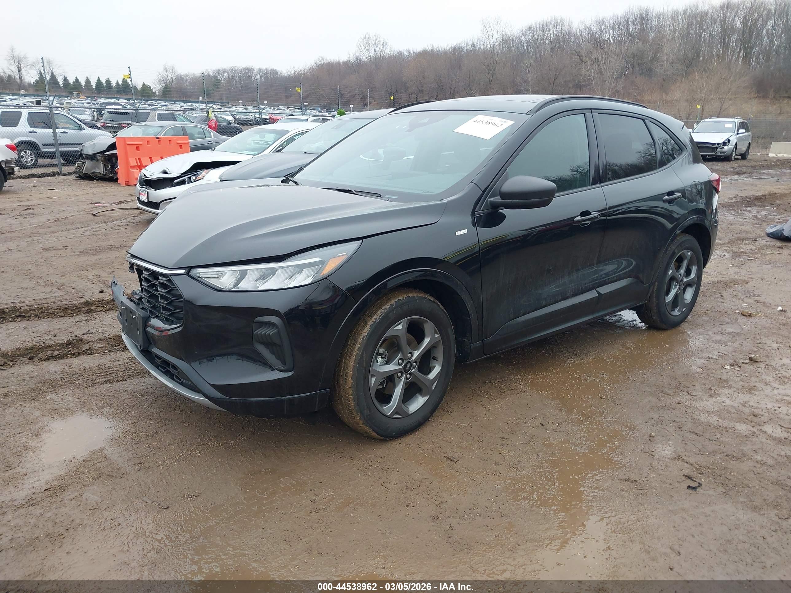 FORD ESCAPE image 2