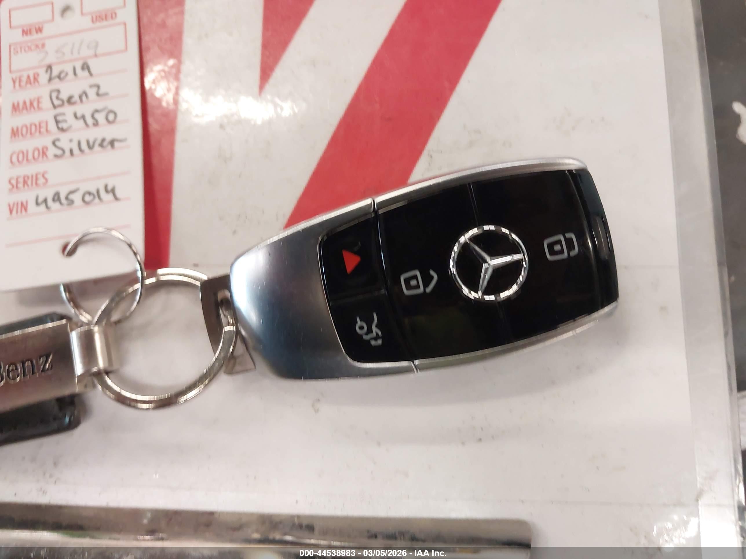 MERCEDES-BENZ E image 11