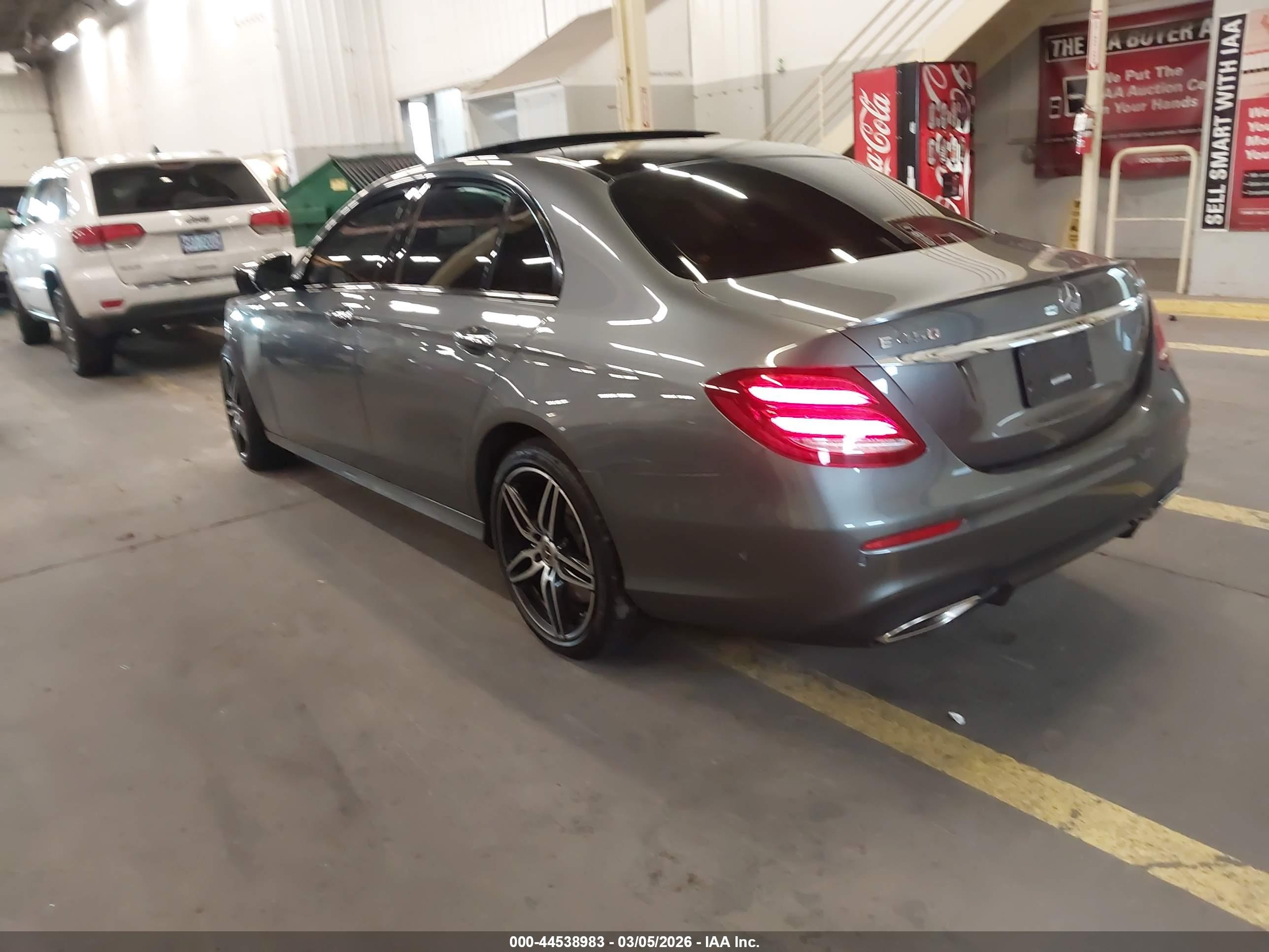 MERCEDES-BENZ E image 3