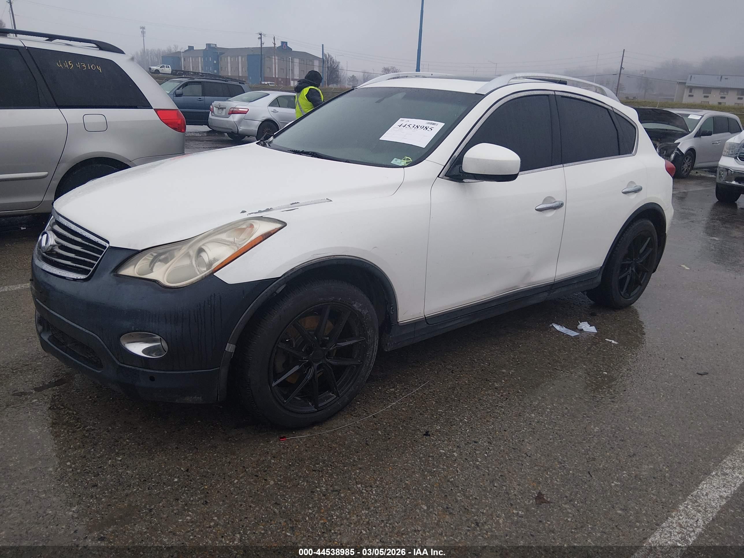 INFINITI EX35 image 2