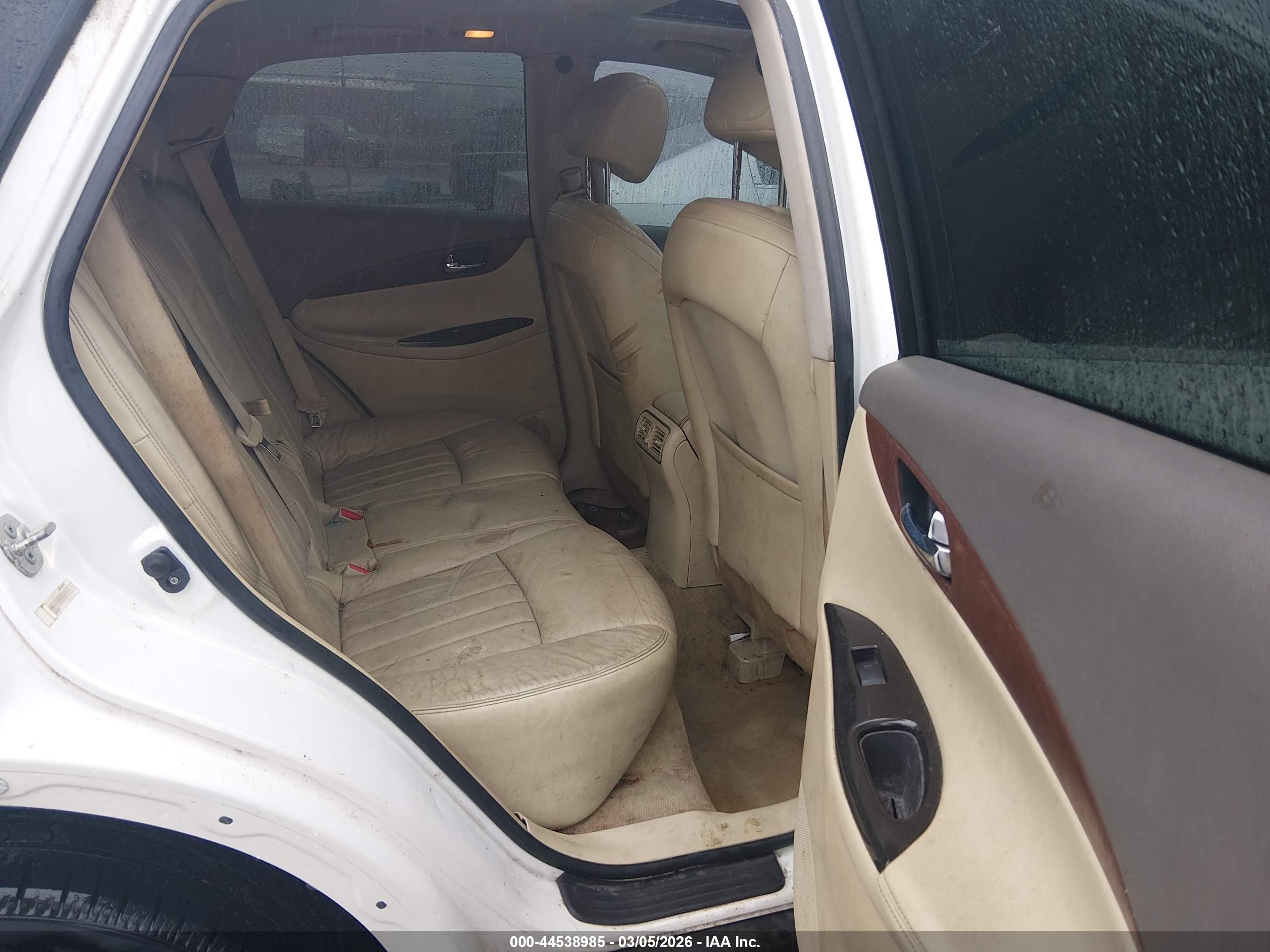 INFINITI EX35 image 8