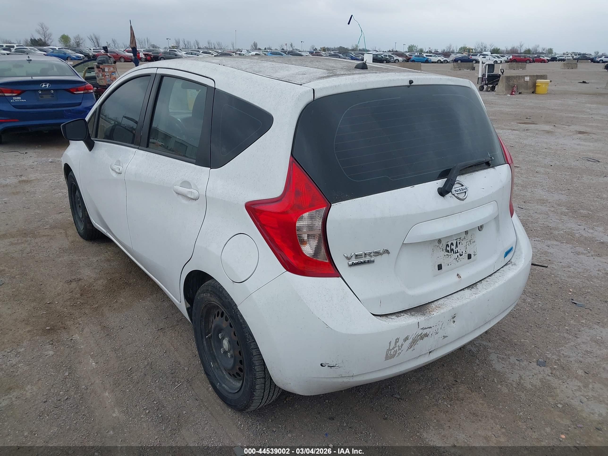 NISSAN VERSA image 3