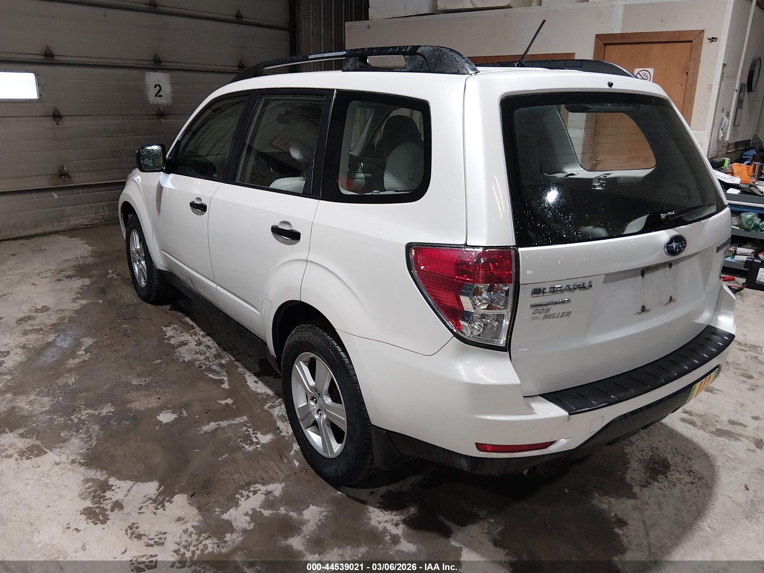 SUBARU FORESTER image 3