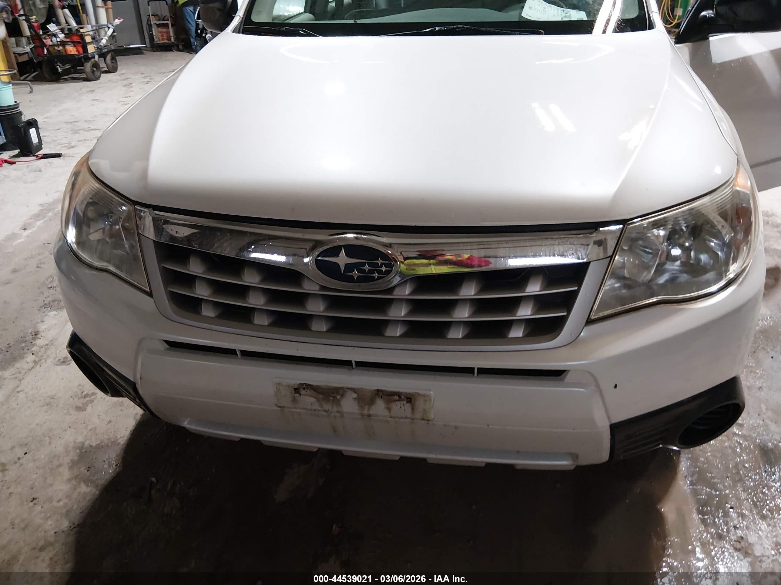SUBARU FORESTER image 6