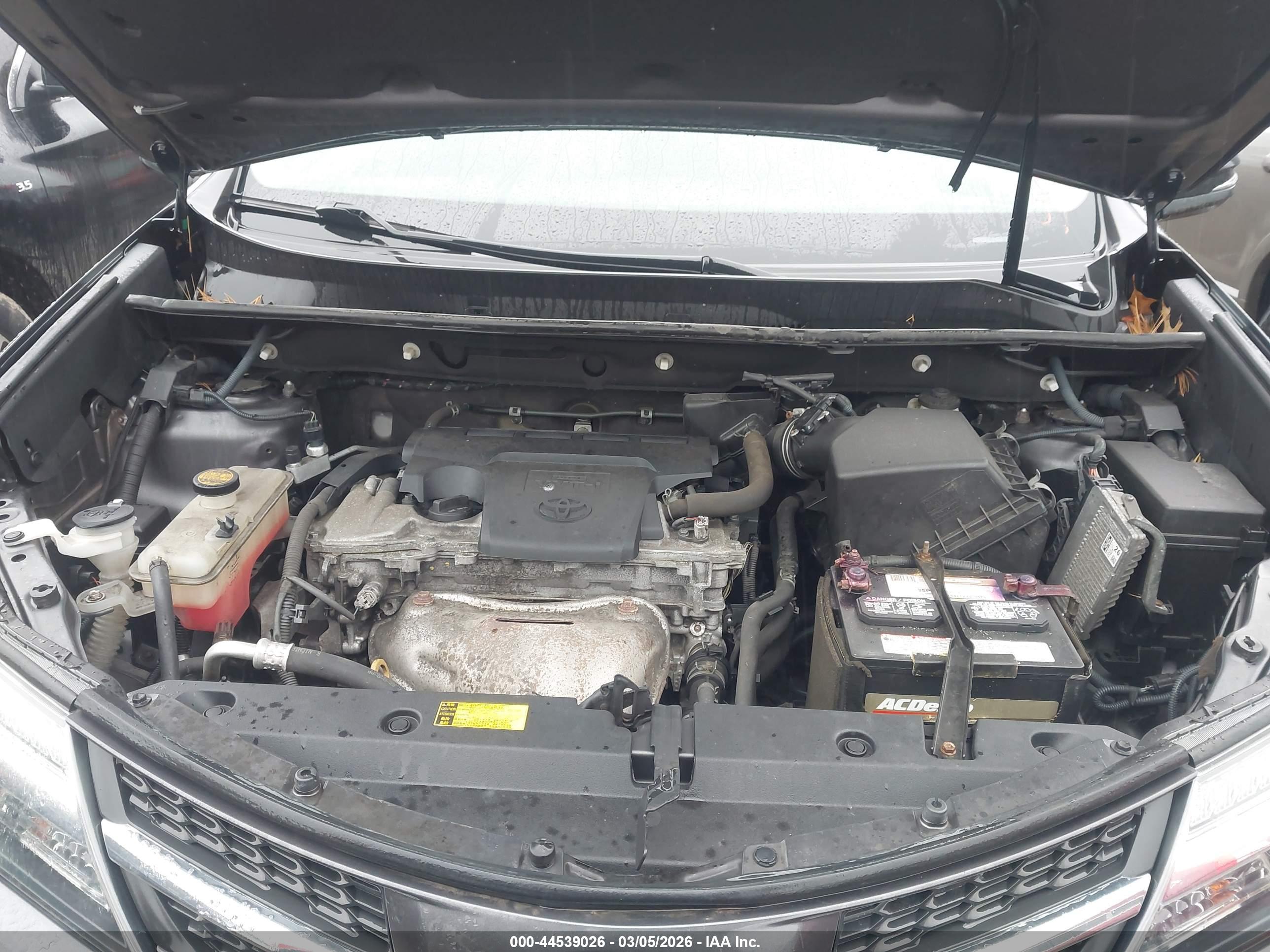 TOYOTA RAV4 image 10