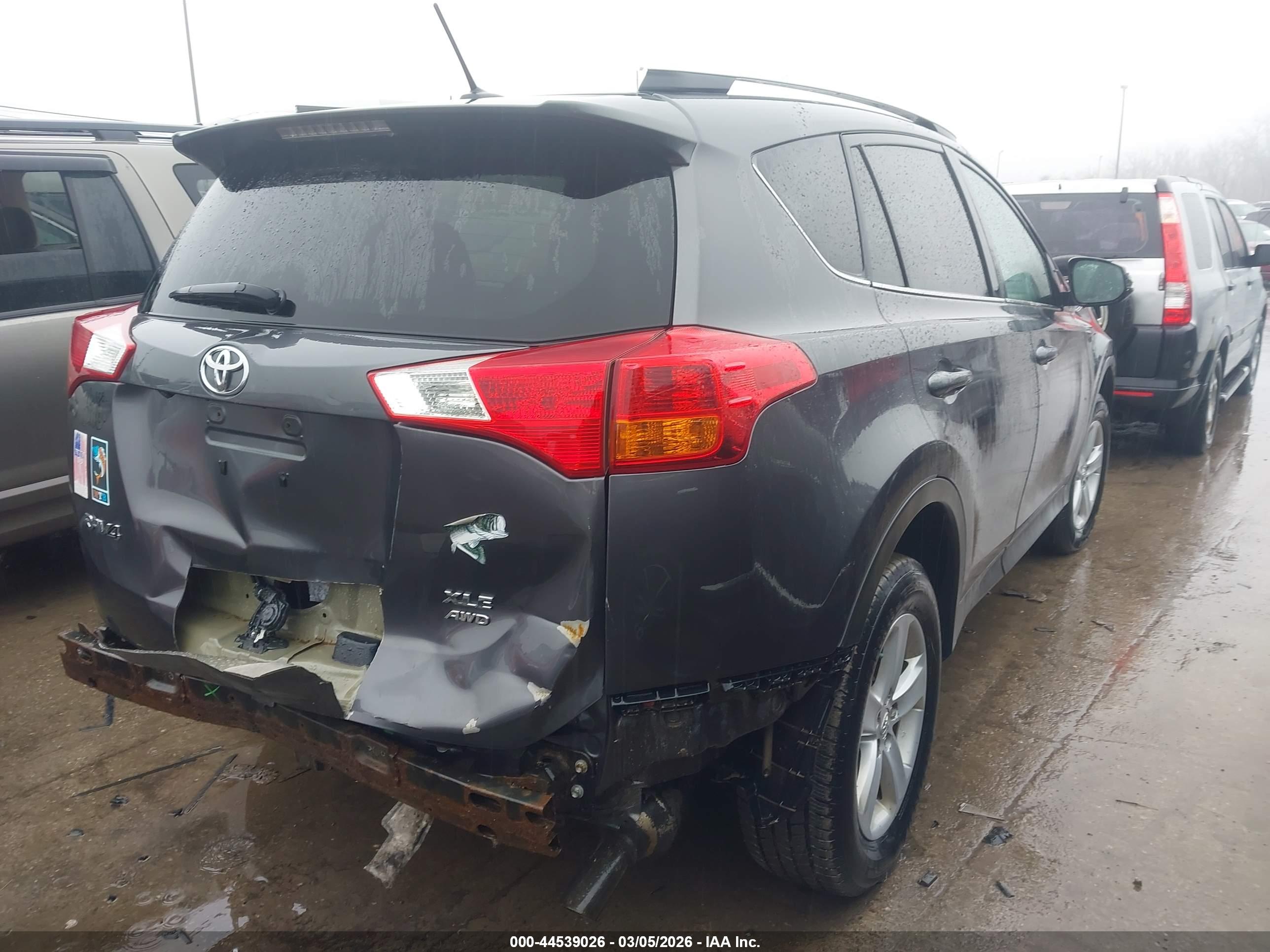 TOYOTA RAV4 image 4