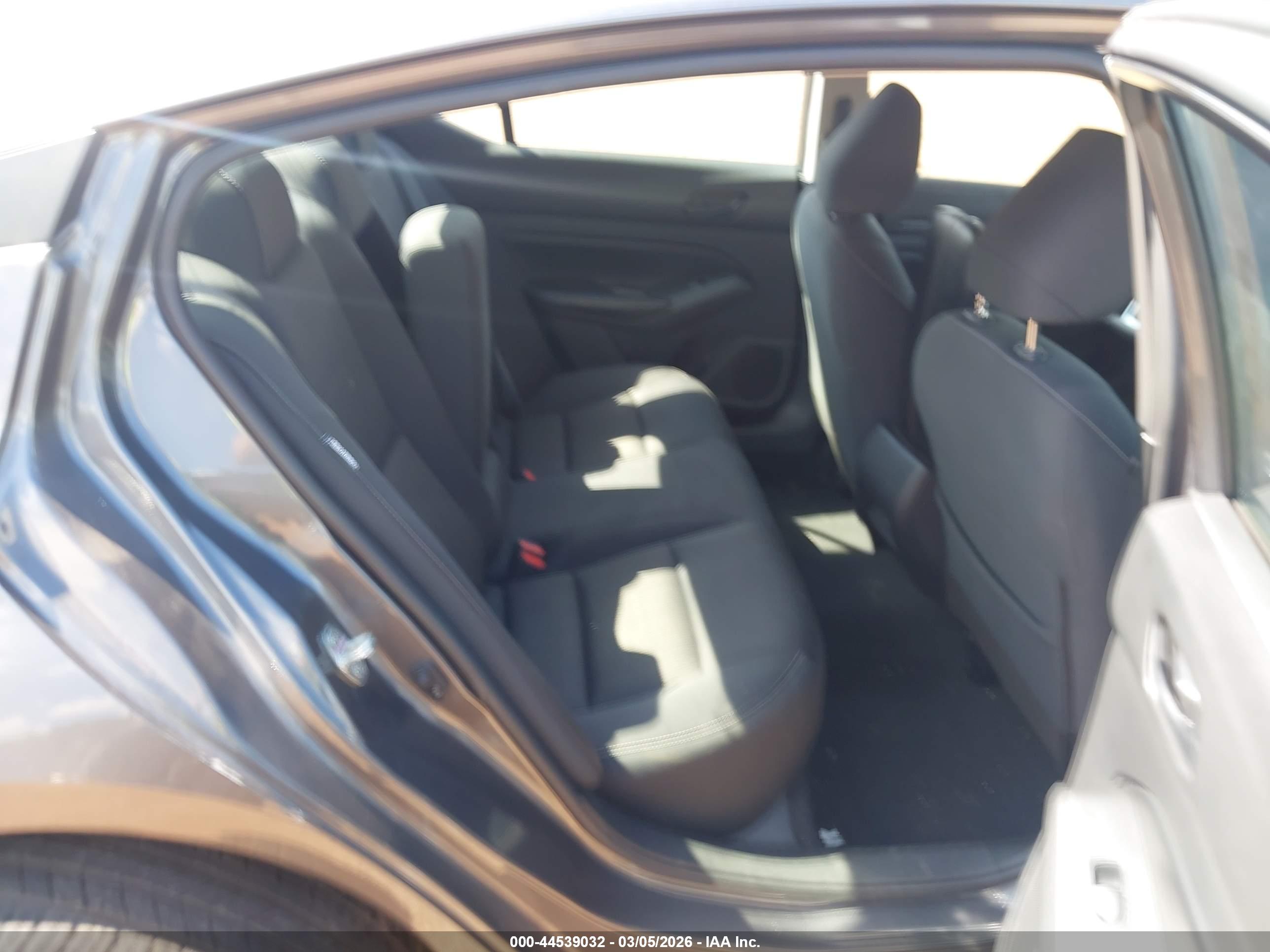 NISSAN ALTIMA image 8
