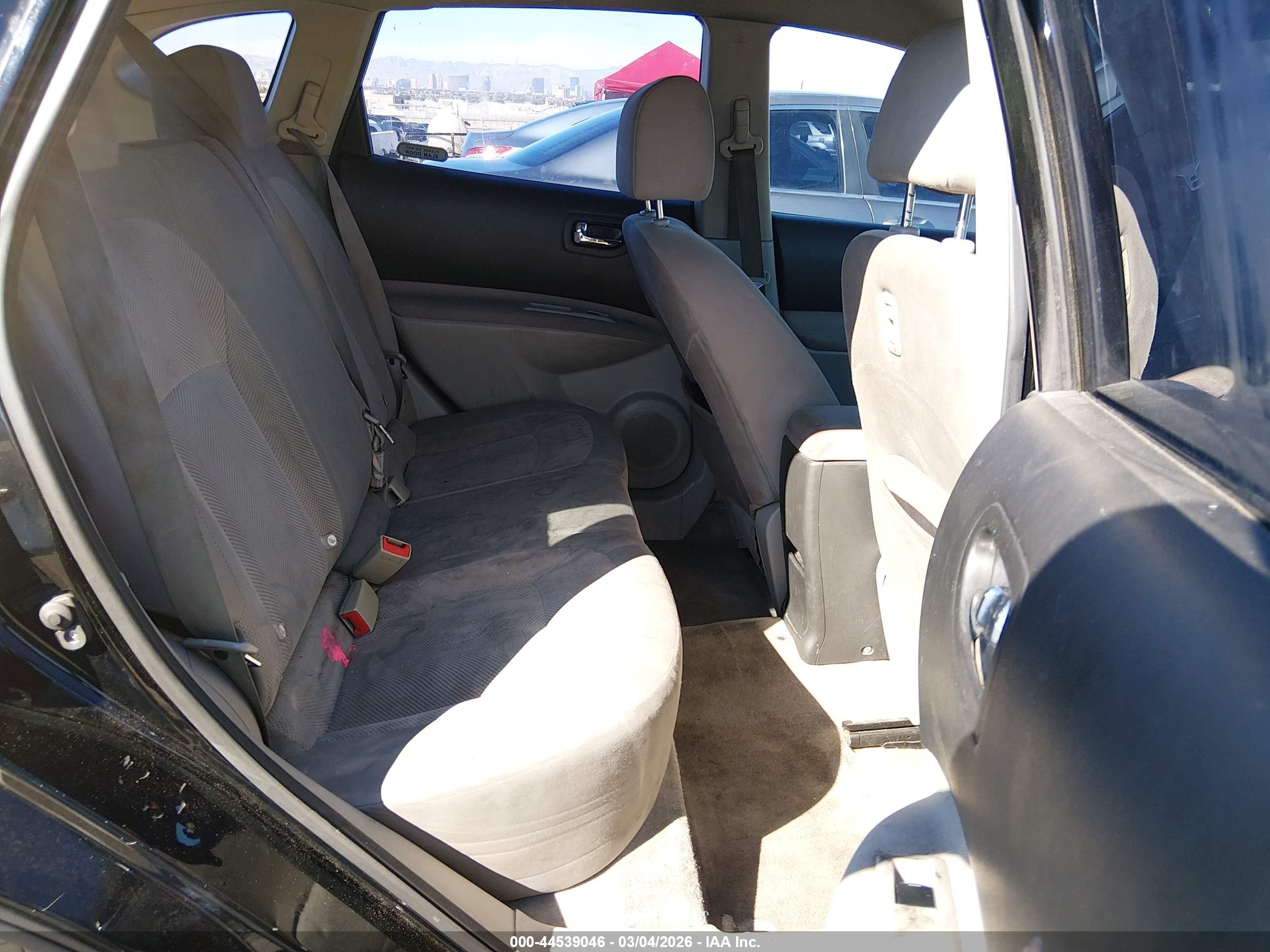 NISSAN ROGUE image 8